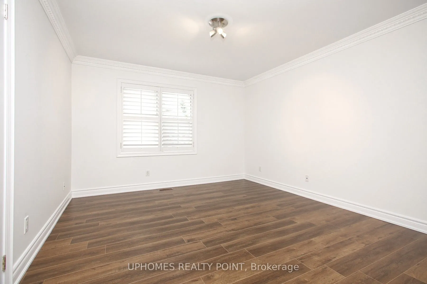 549 Renshaw Court