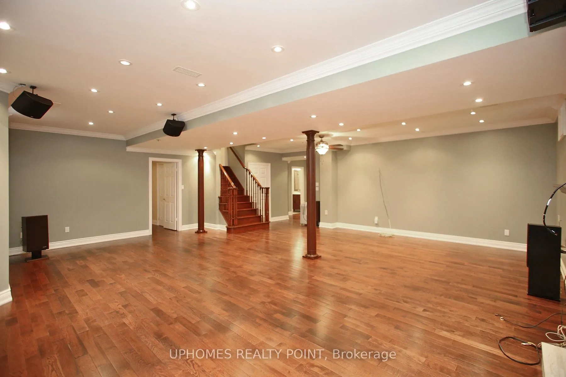 549 Renshaw Court