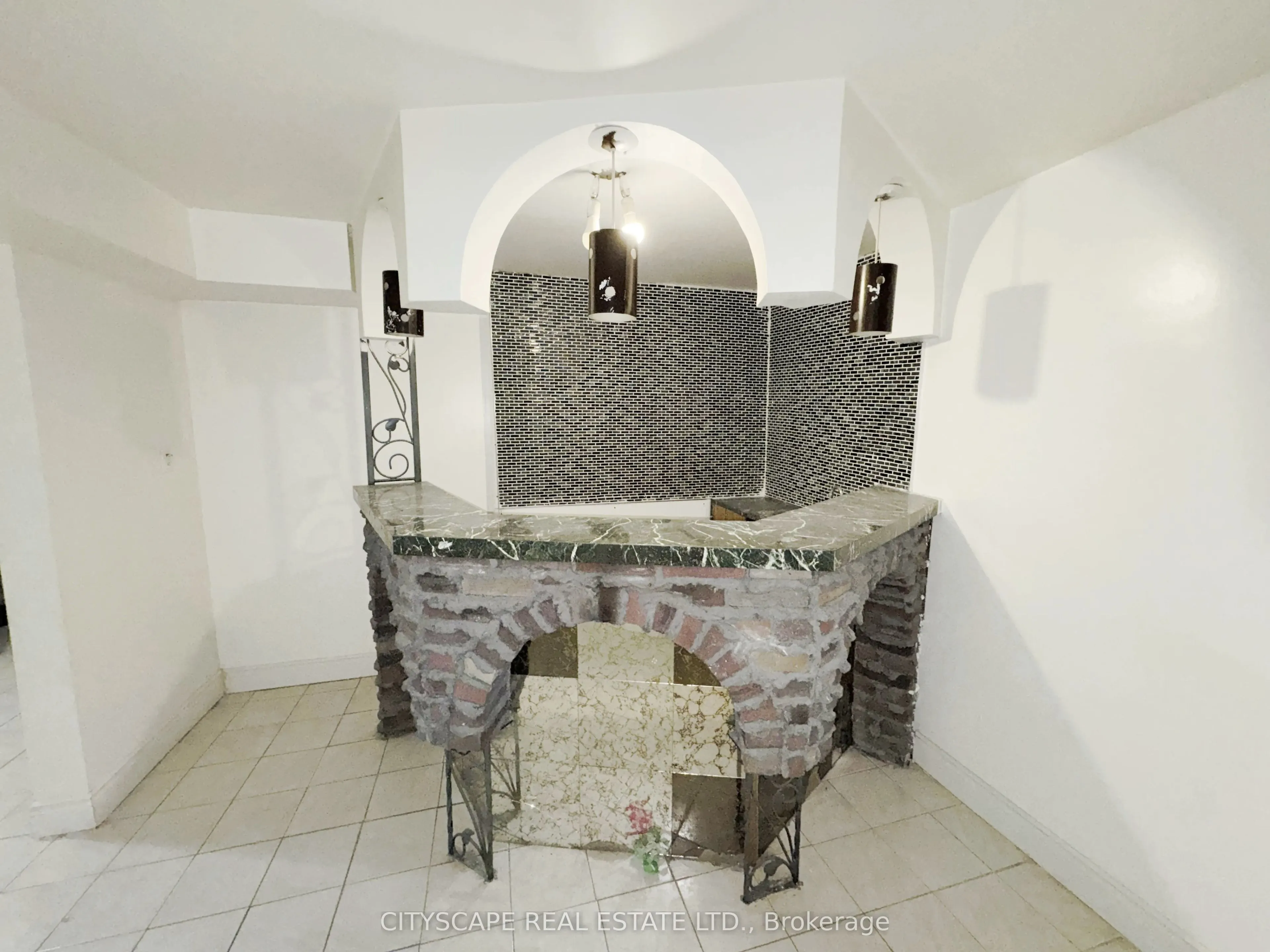 3708 Woodruff Crescent