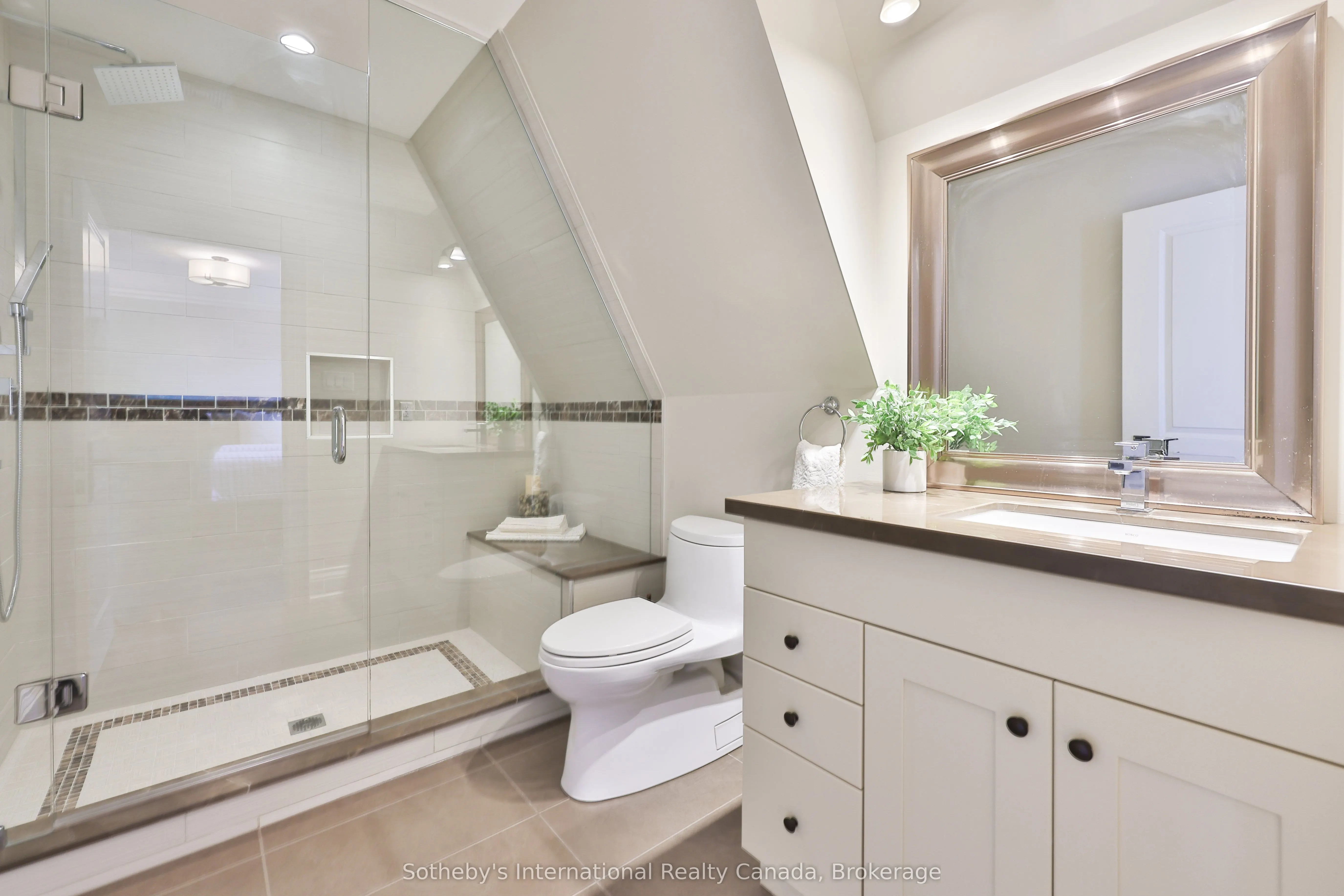 1356 Thornhill Drive