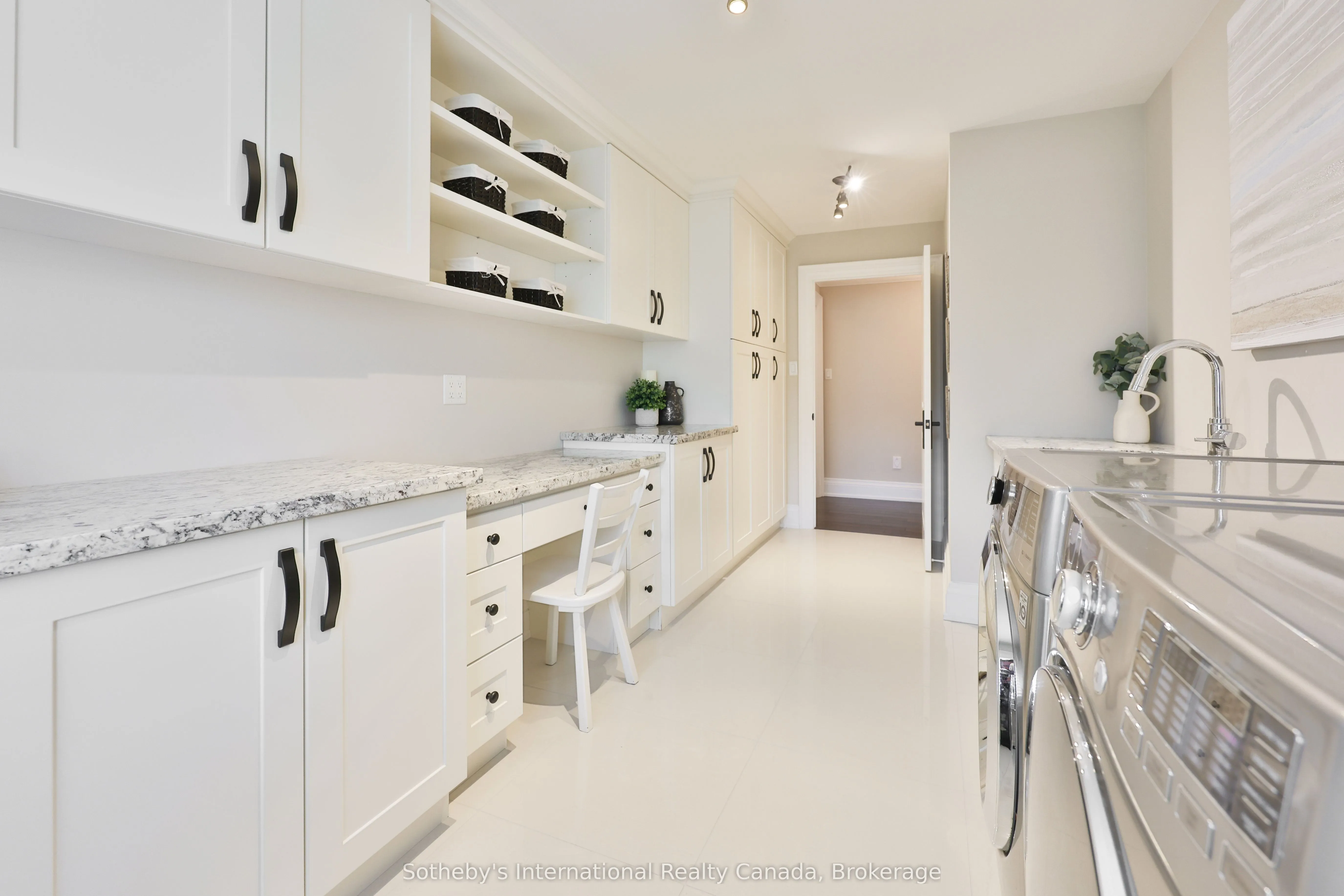 1356 Thornhill Drive