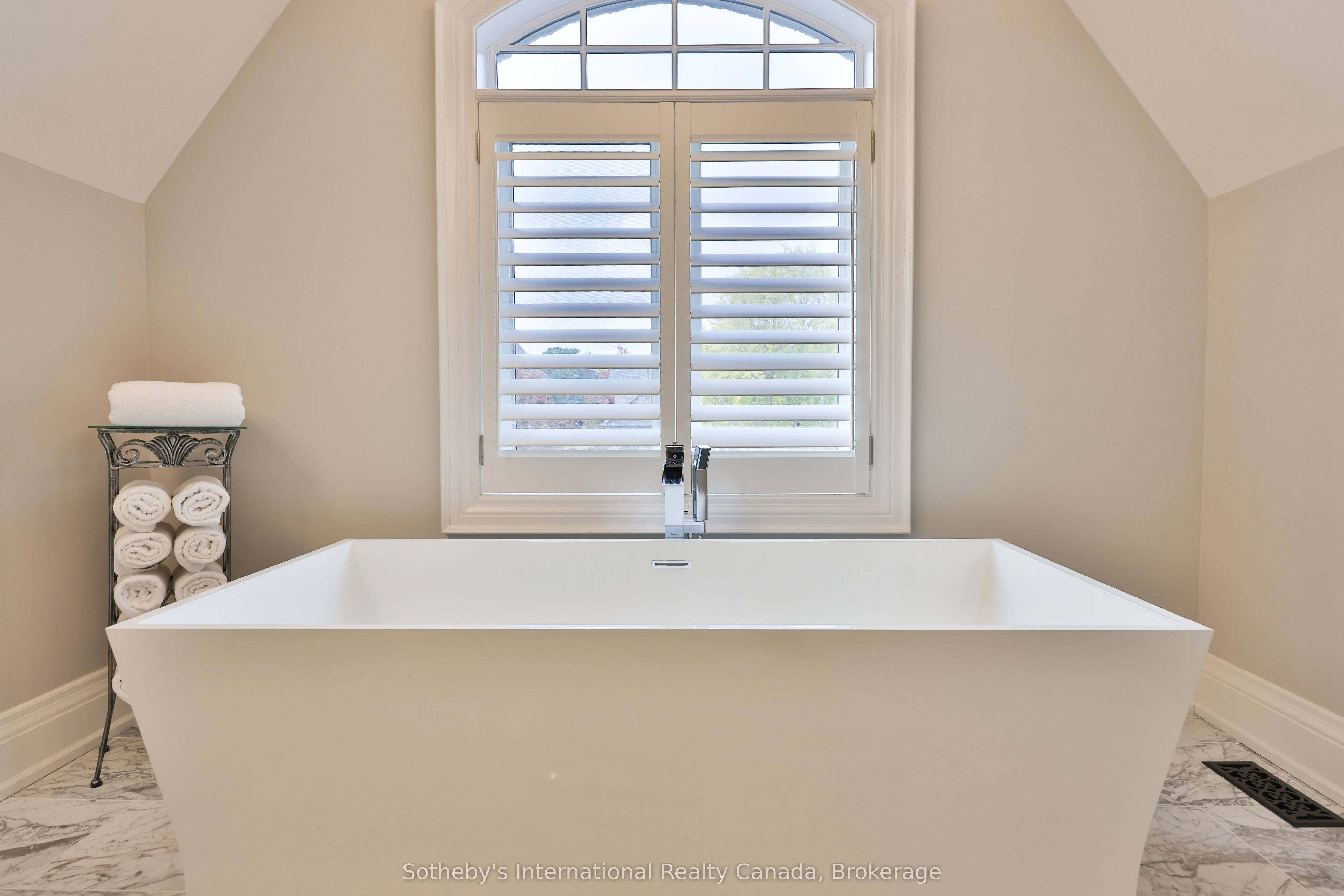 1356 Thornhill Drive