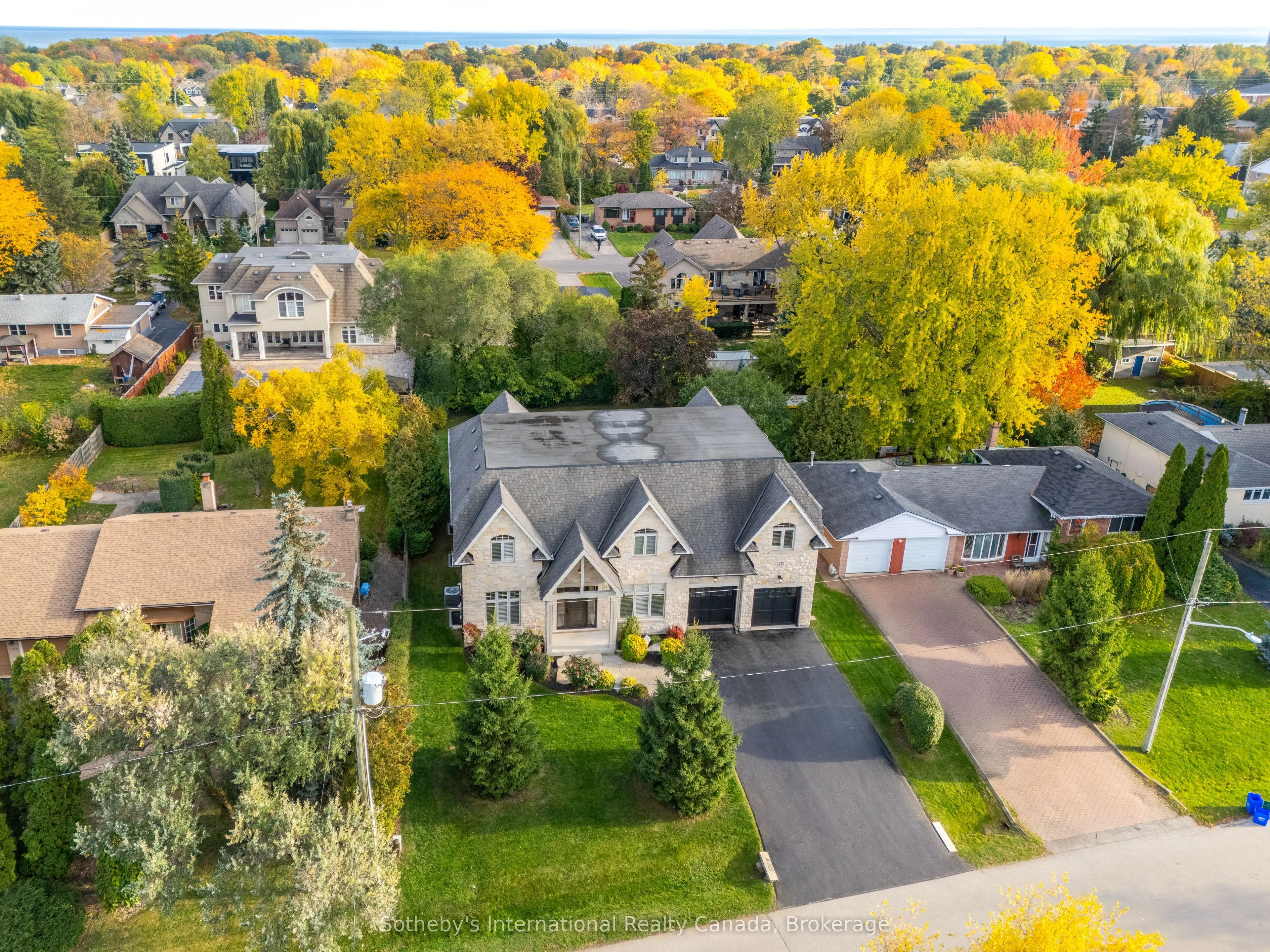 1356 Thornhill Drive