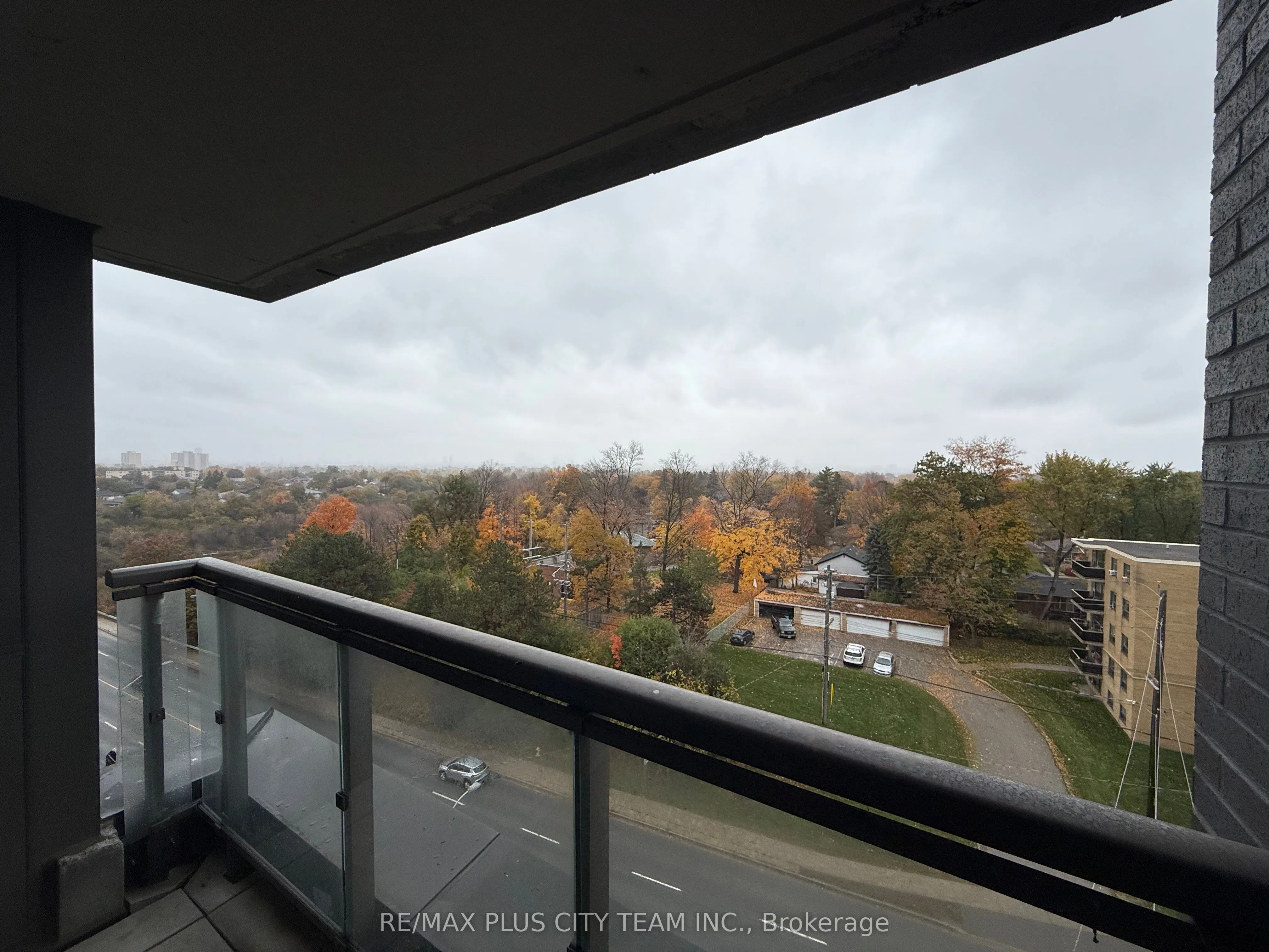 80 Esther Lorrie Drive S, #807