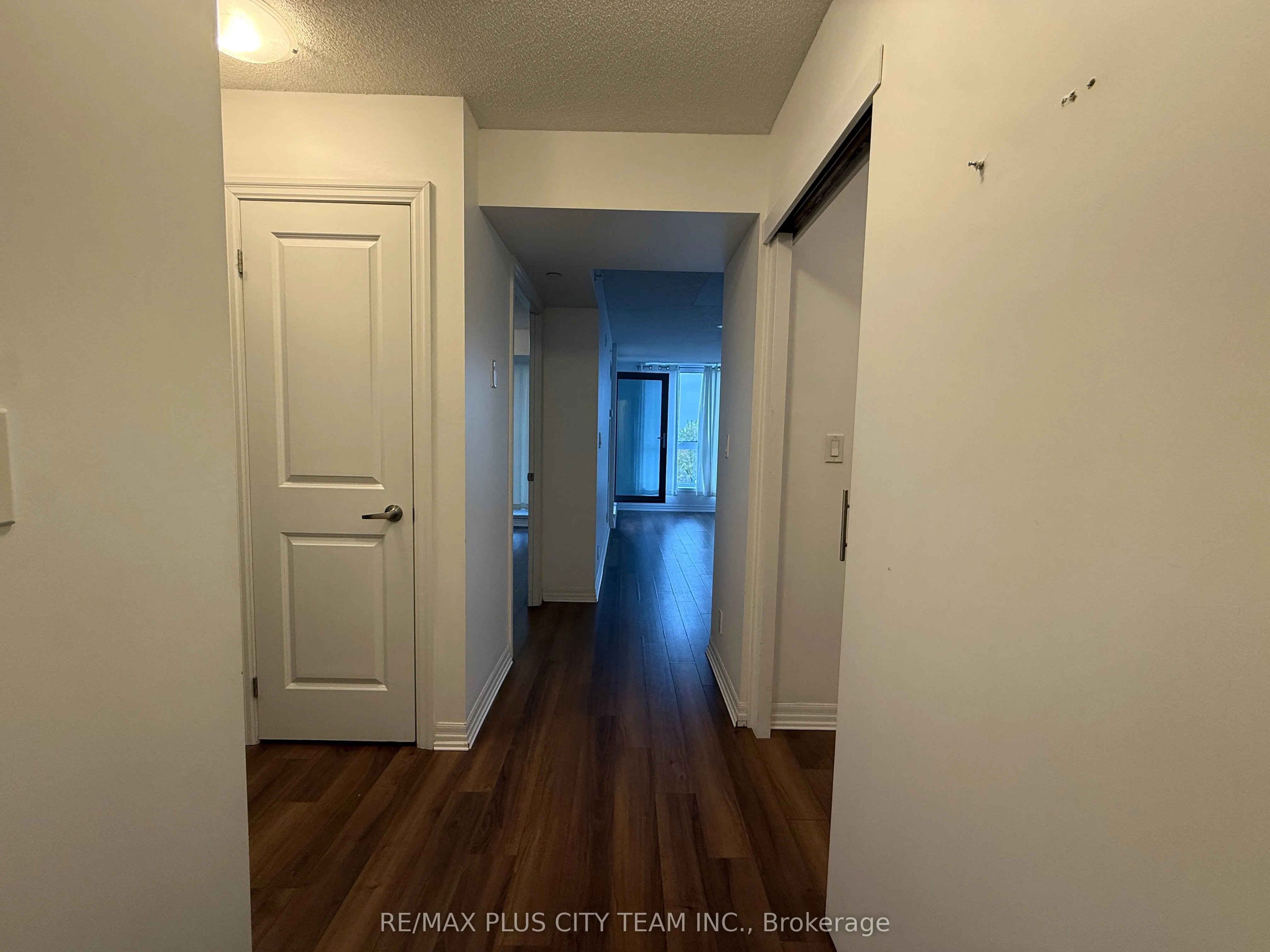 80 Esther Lorrie Drive S, #807