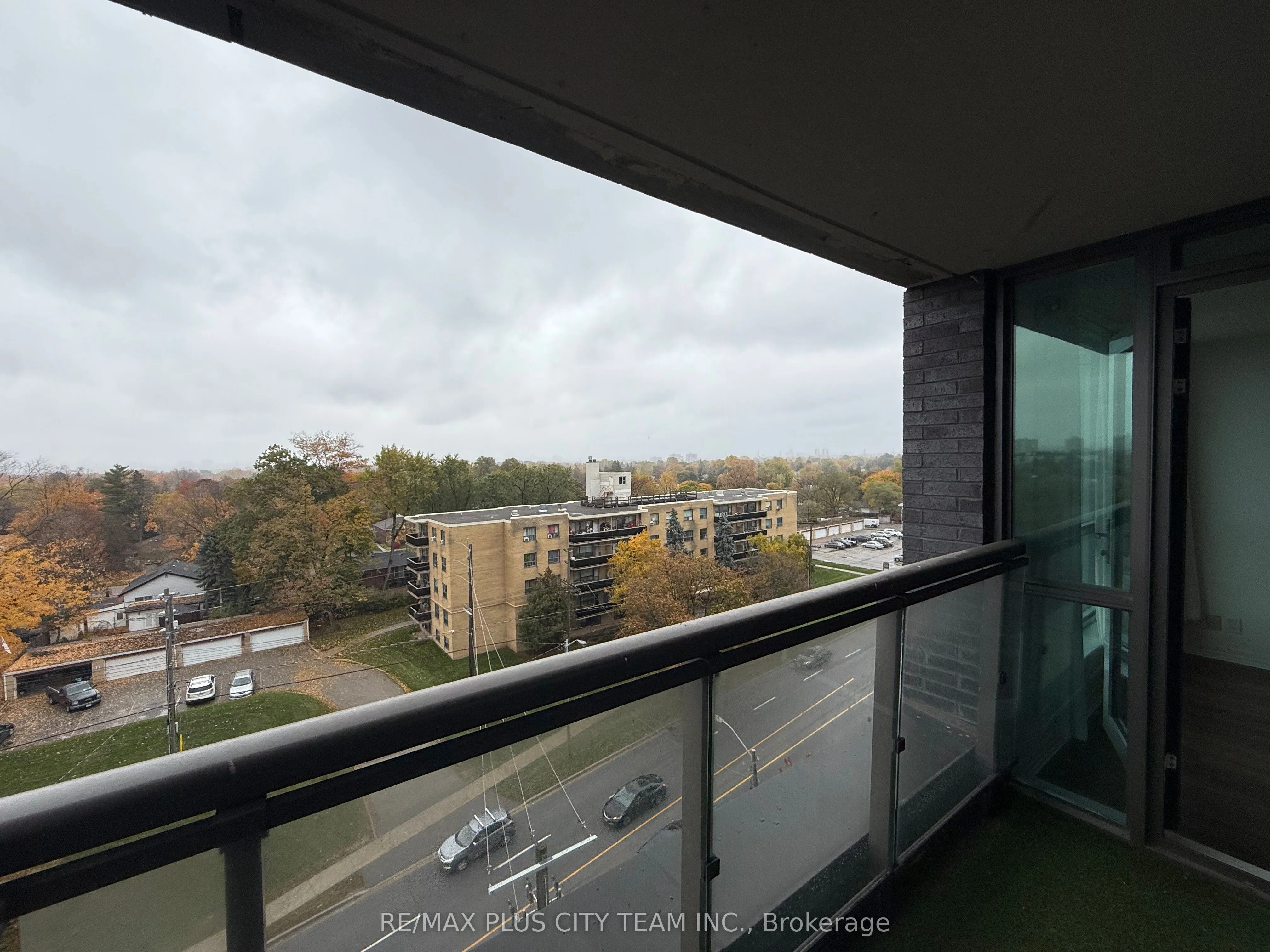 80 Esther Lorrie Drive S, #807