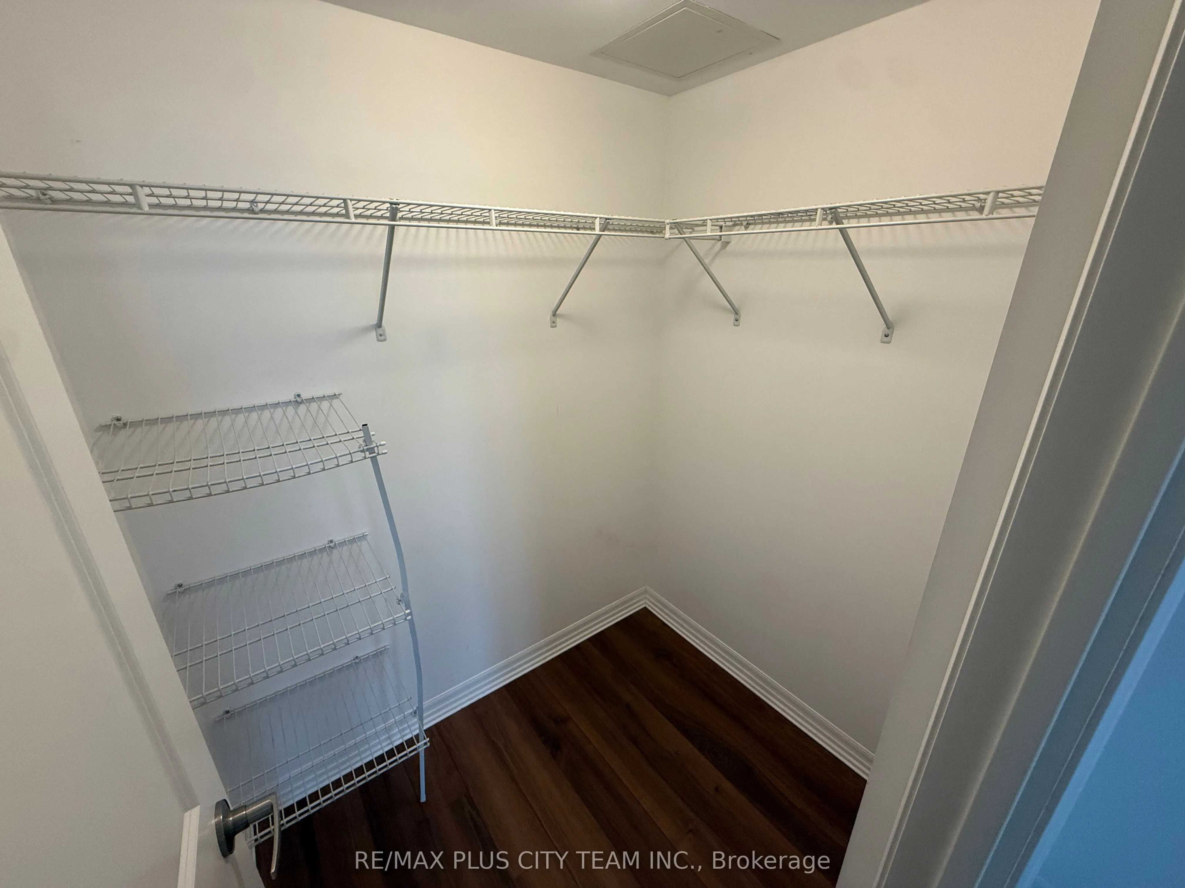 80 Esther Lorrie Drive S, #807