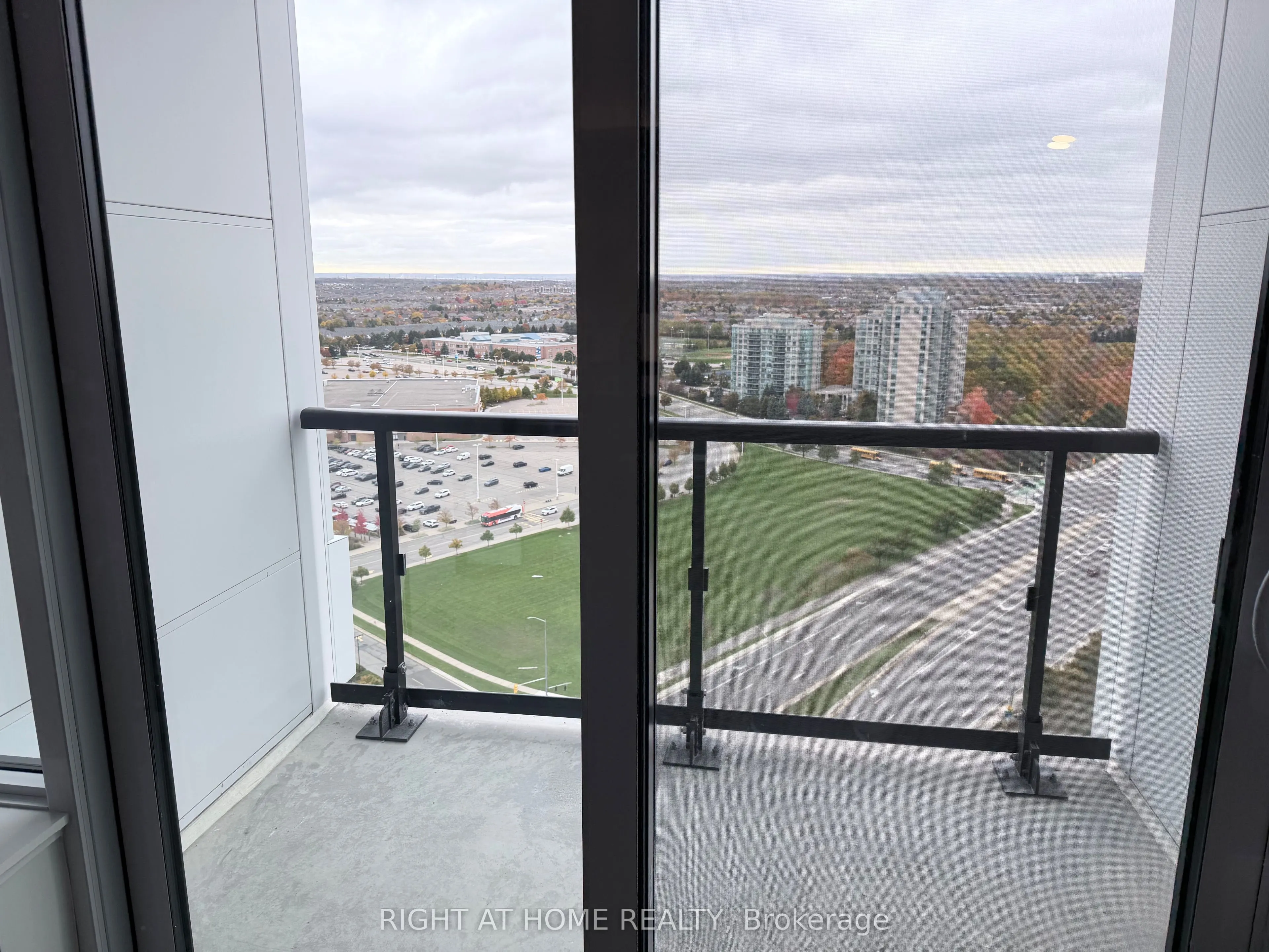 2495 EGLINTON Avenue W, #2109