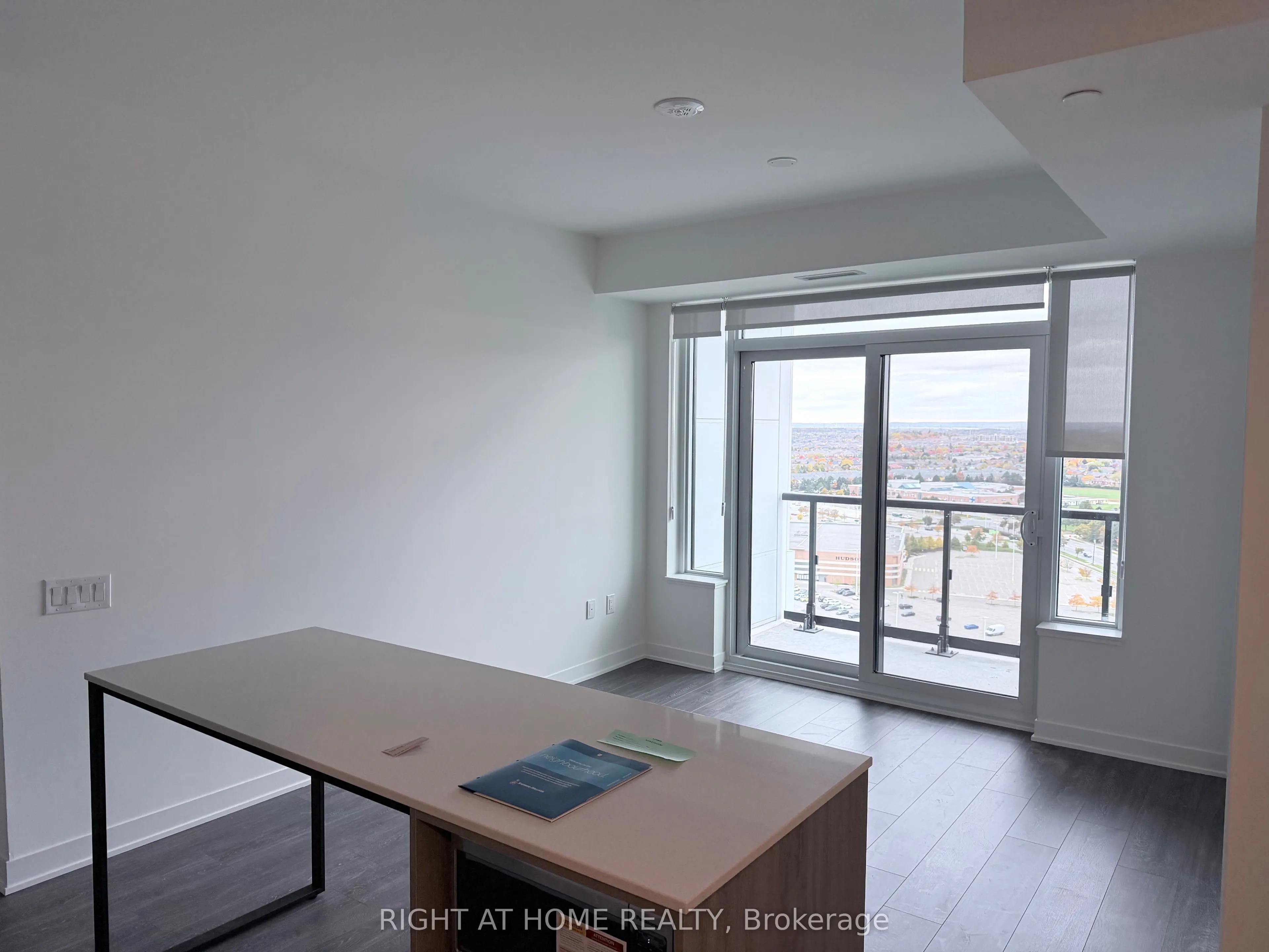 2495 EGLINTON Avenue W, #2109