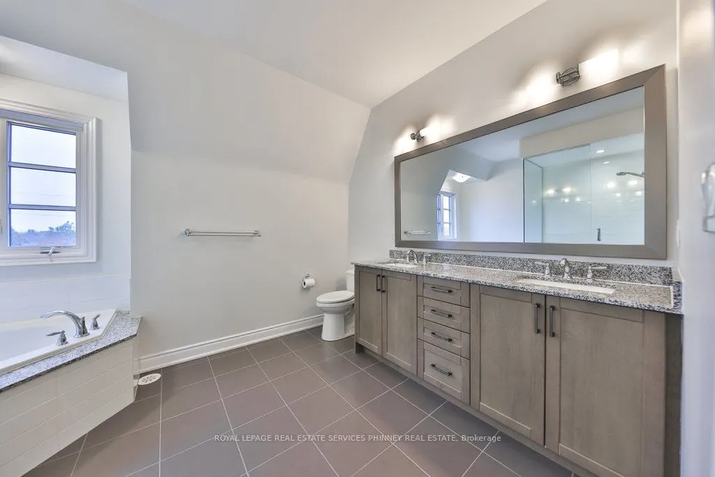 2160 Trafalgar Road, #7