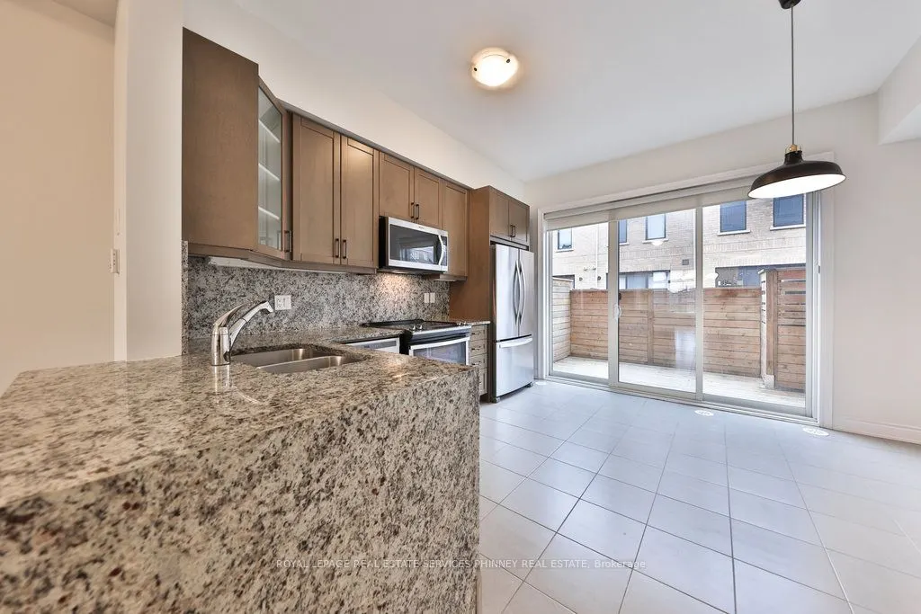 2160 Trafalgar Road, #7