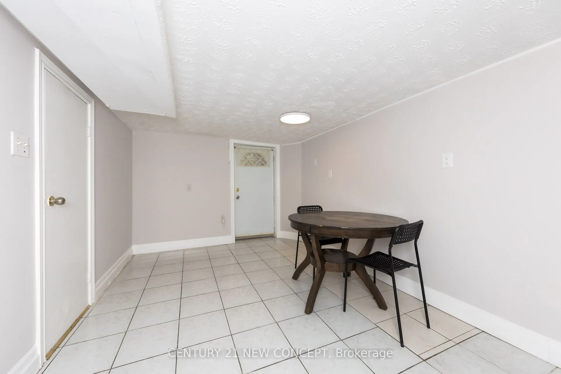 1113 Dufferin Street