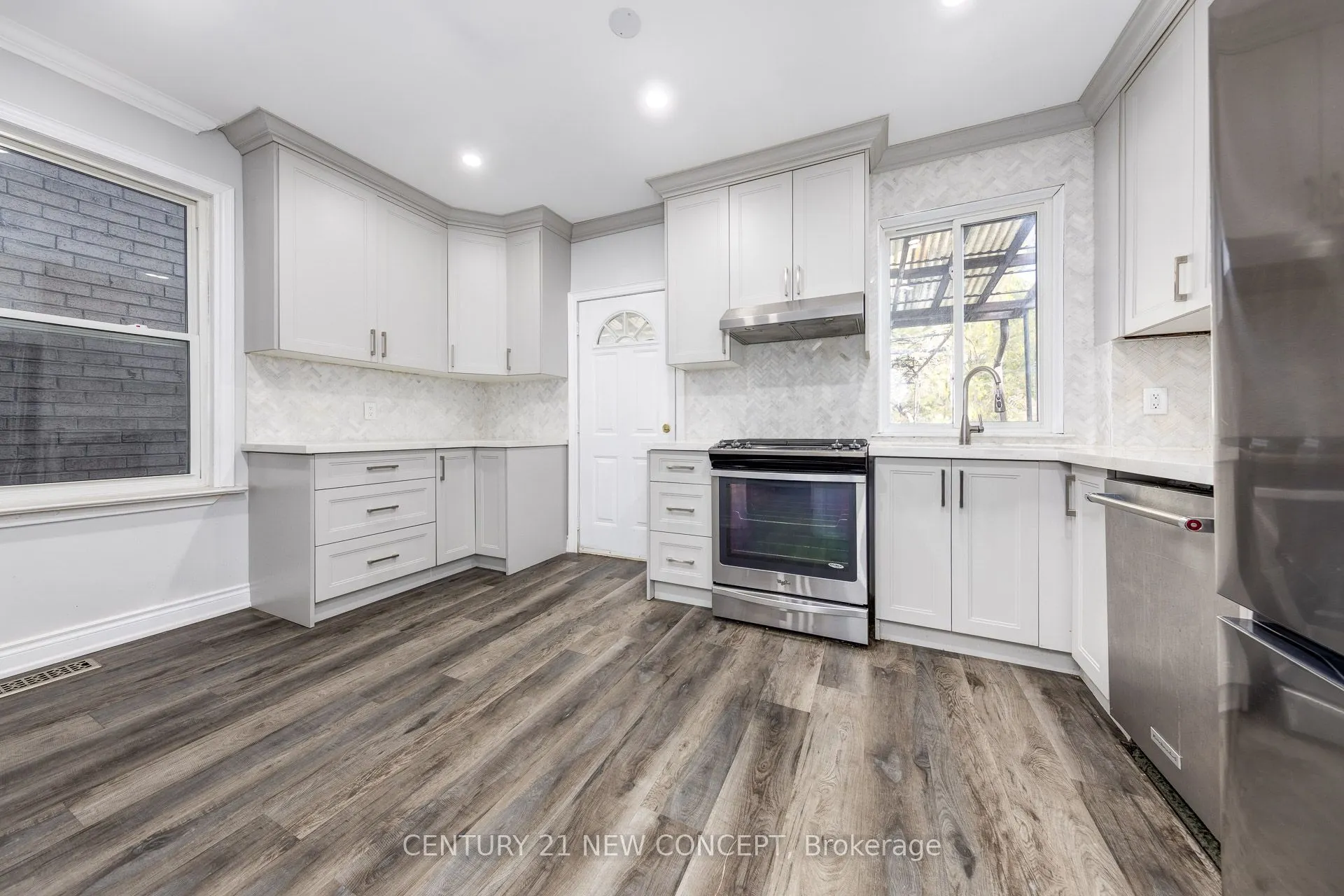 1113 Dufferin Street