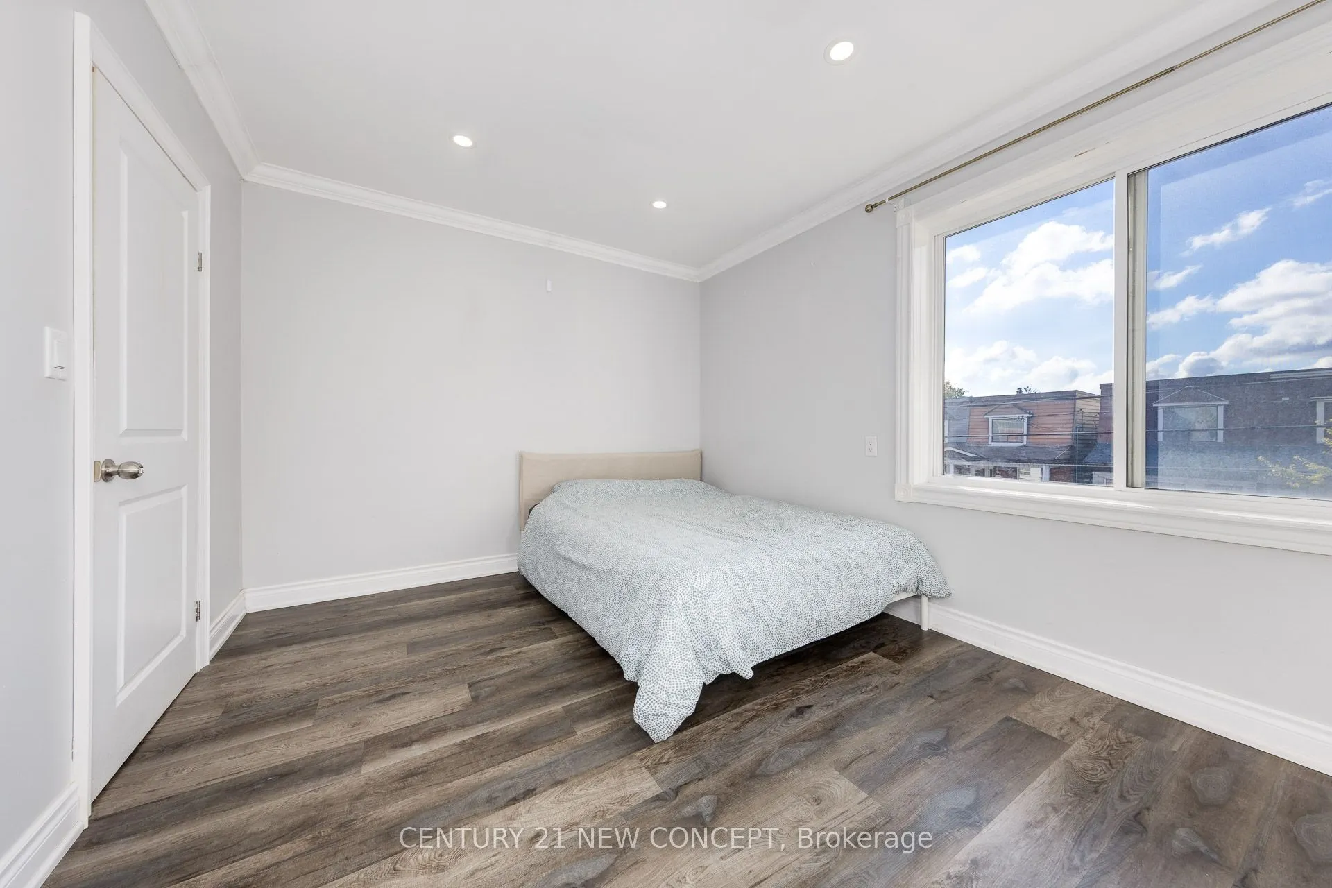 1113 Dufferin Street