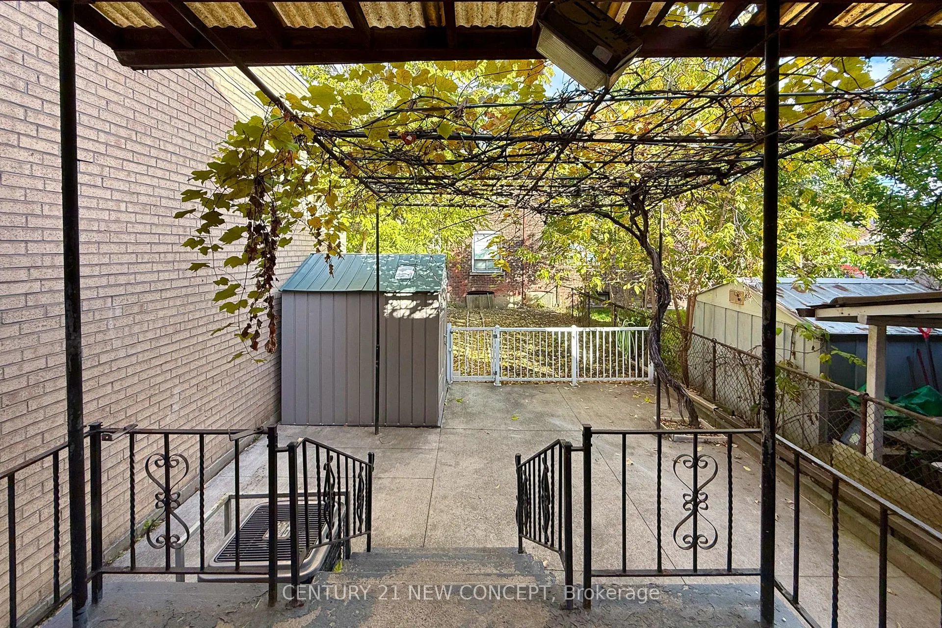 1113 Dufferin Street