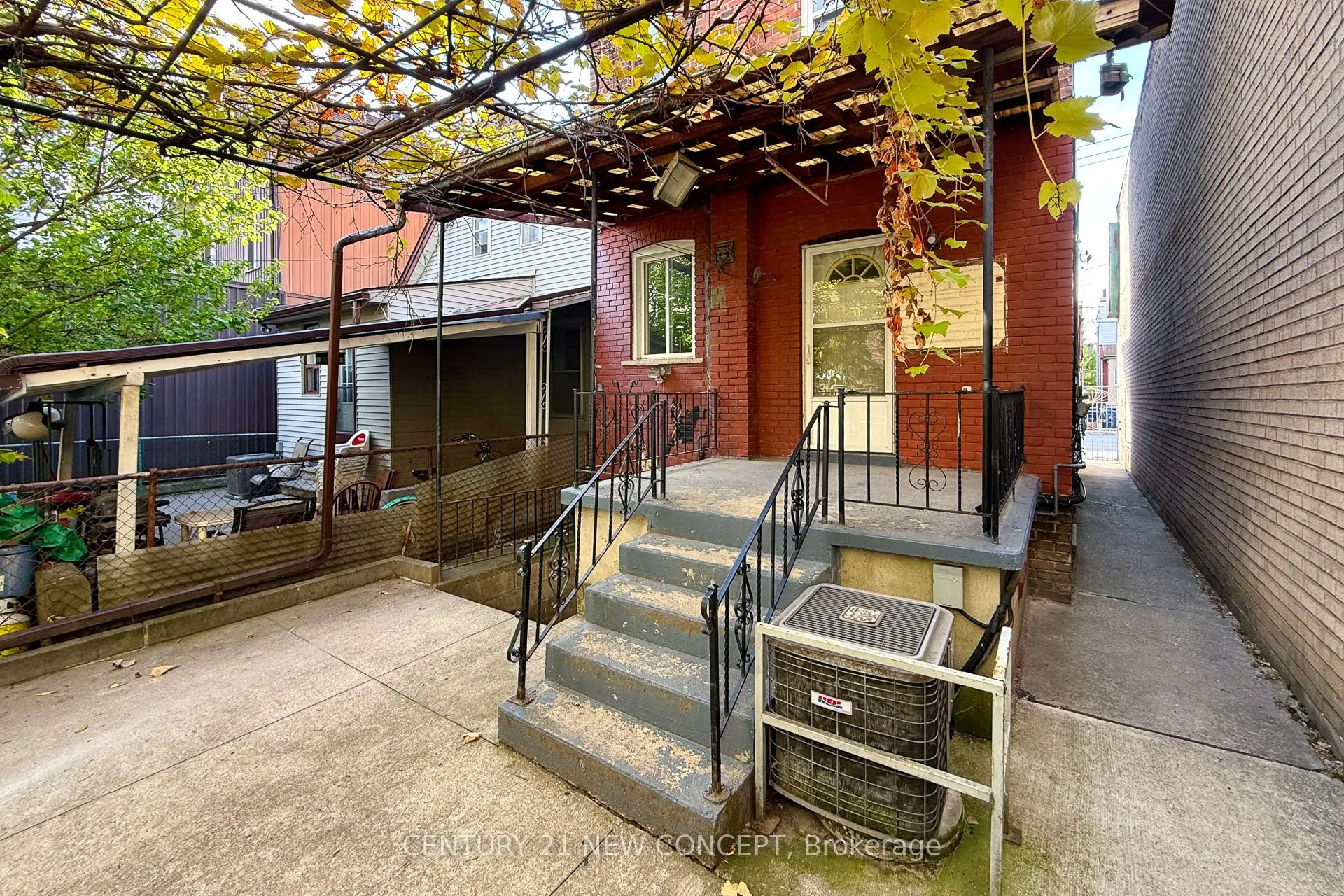 1113 Dufferin Street