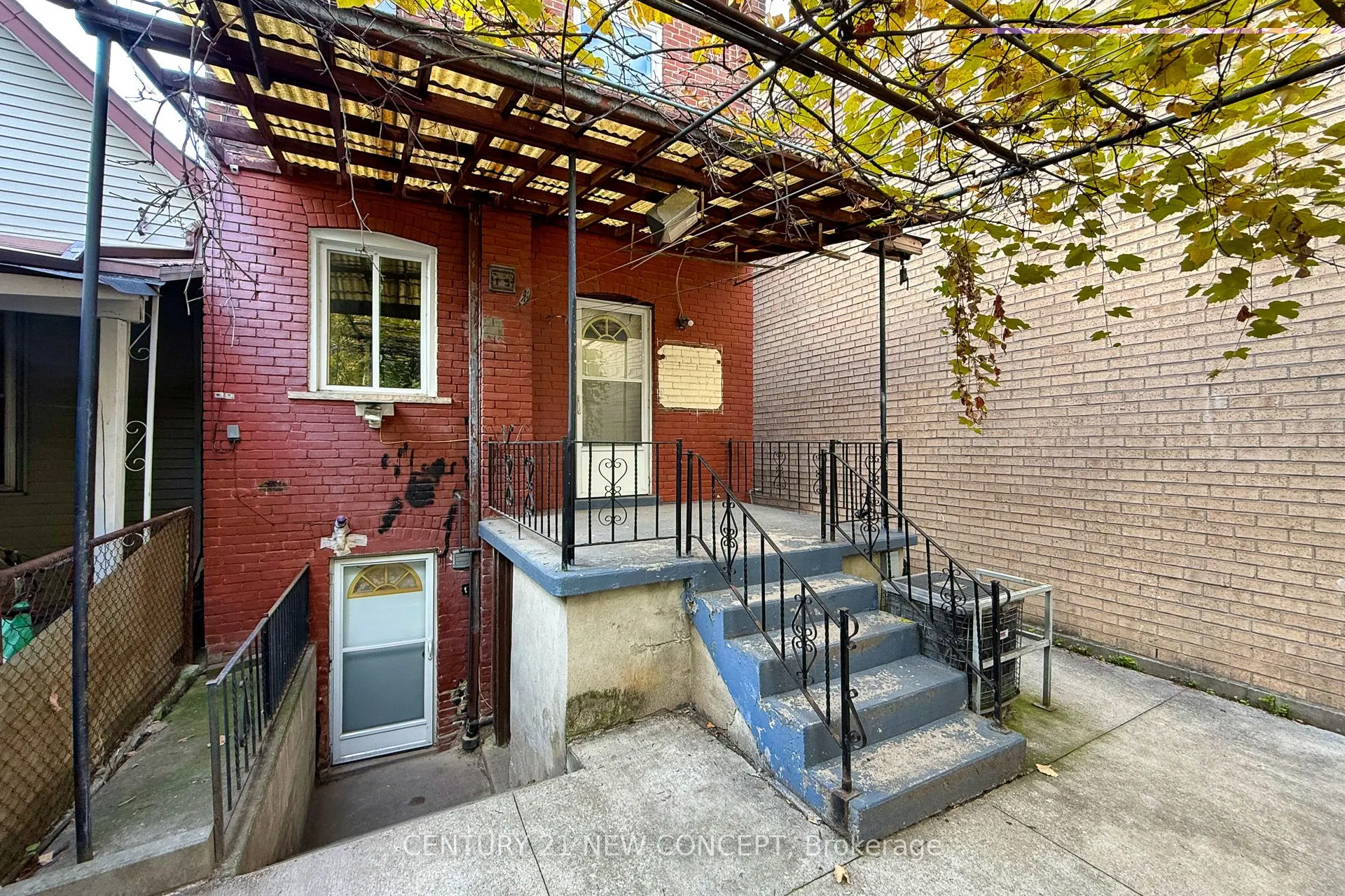 1113 Dufferin Street