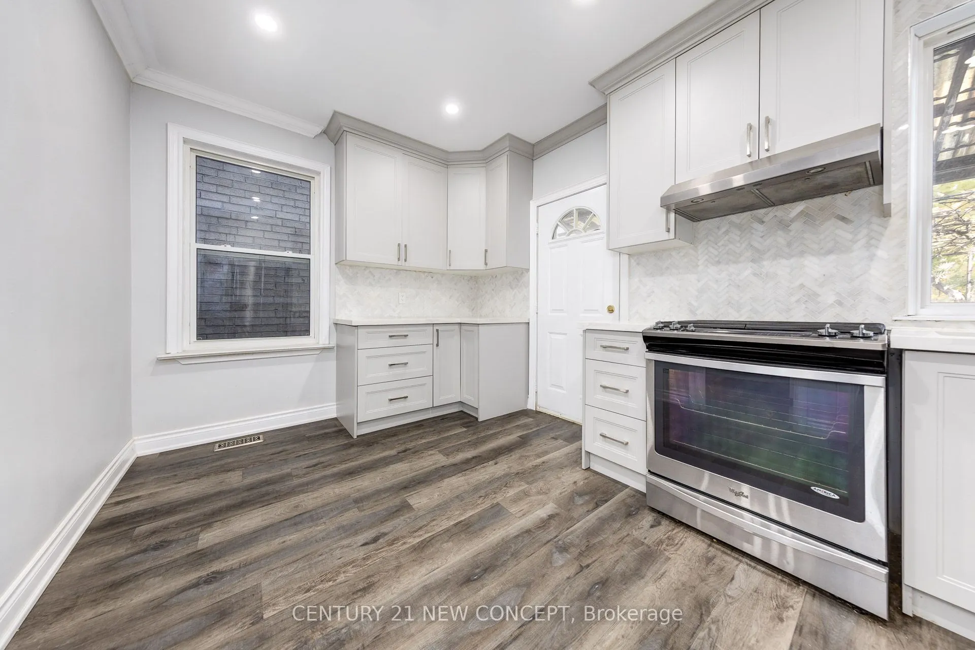 1113 Dufferin Street