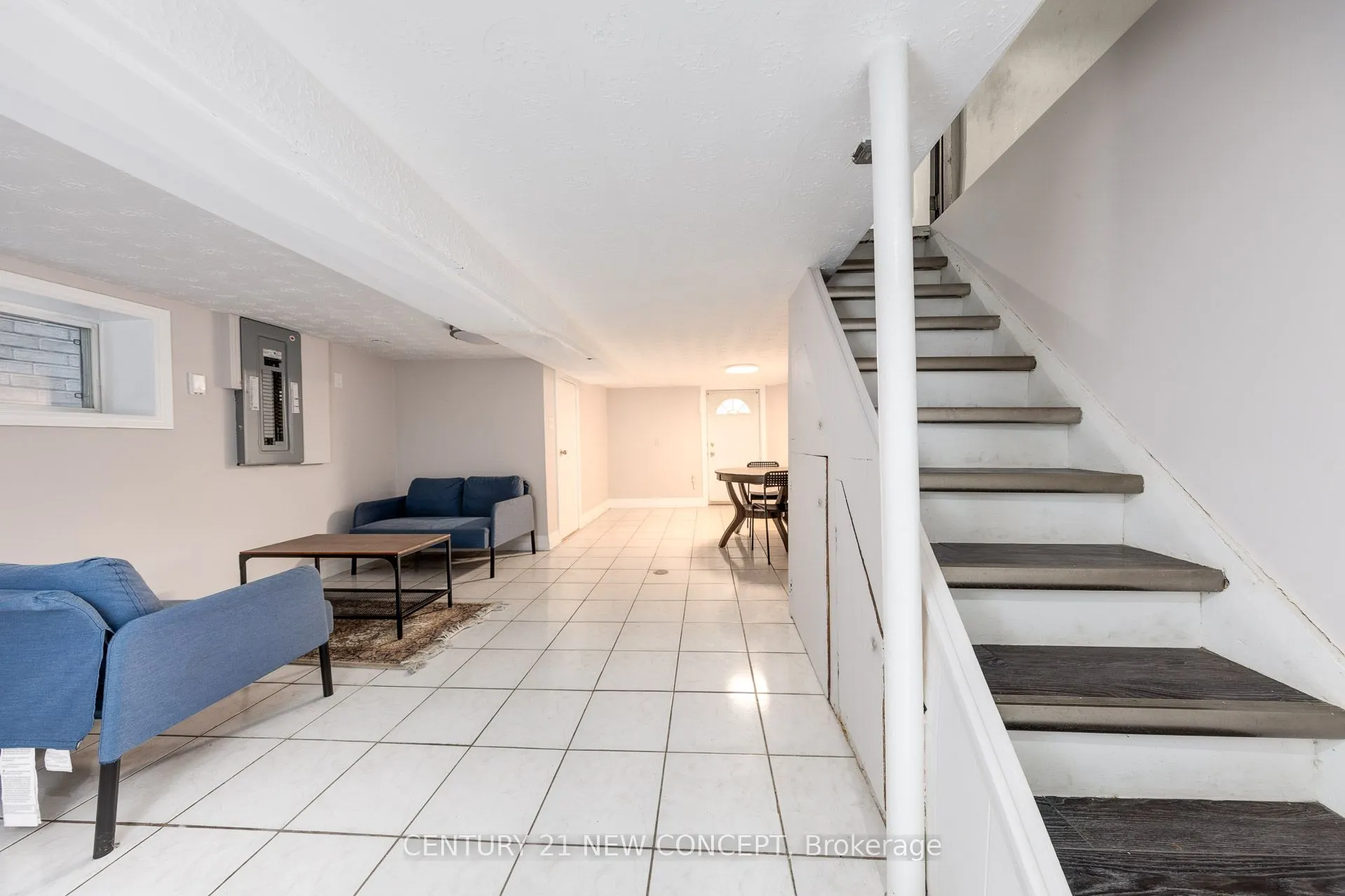 1113 Dufferin Street