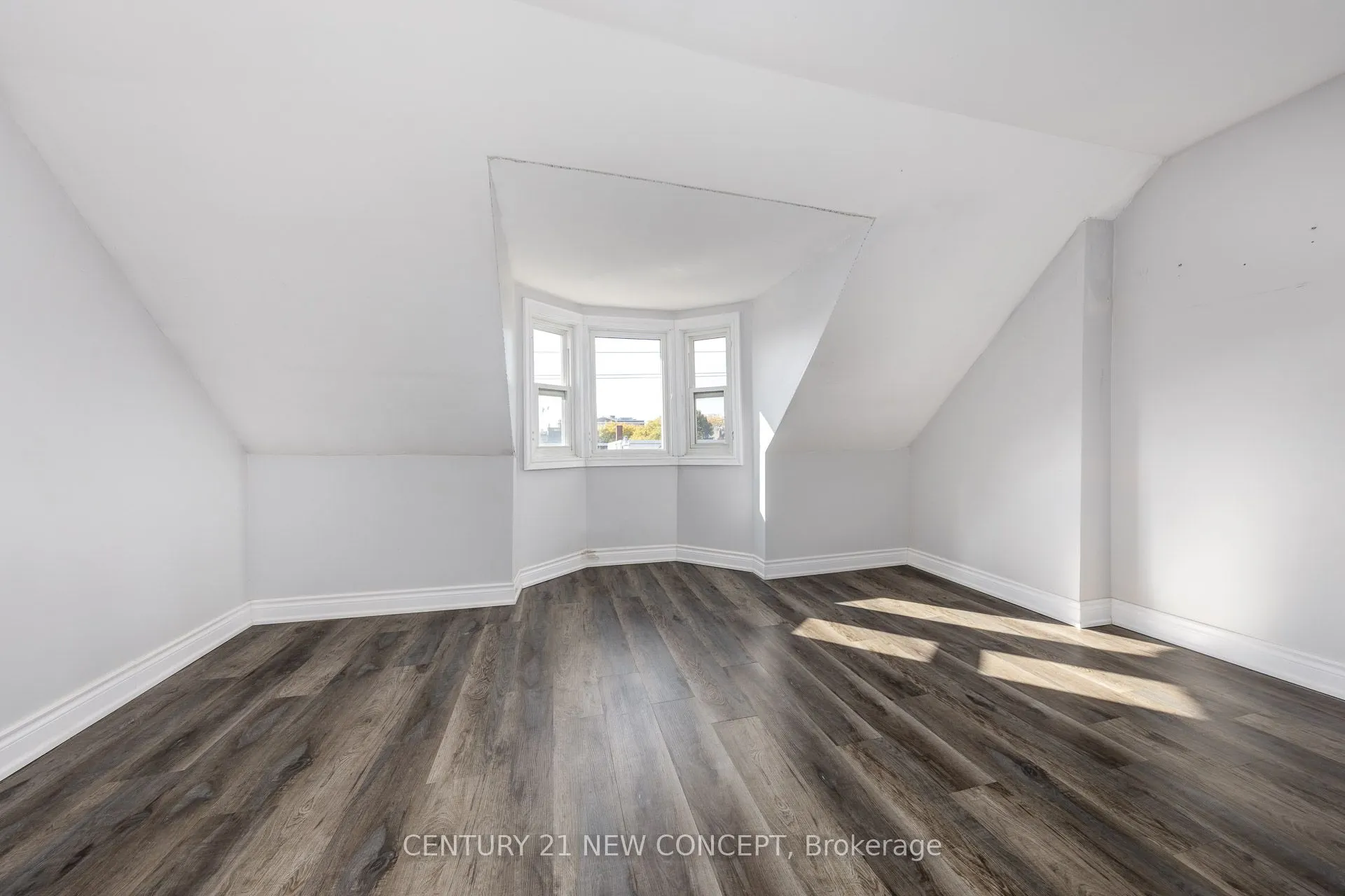 1113 Dufferin Street