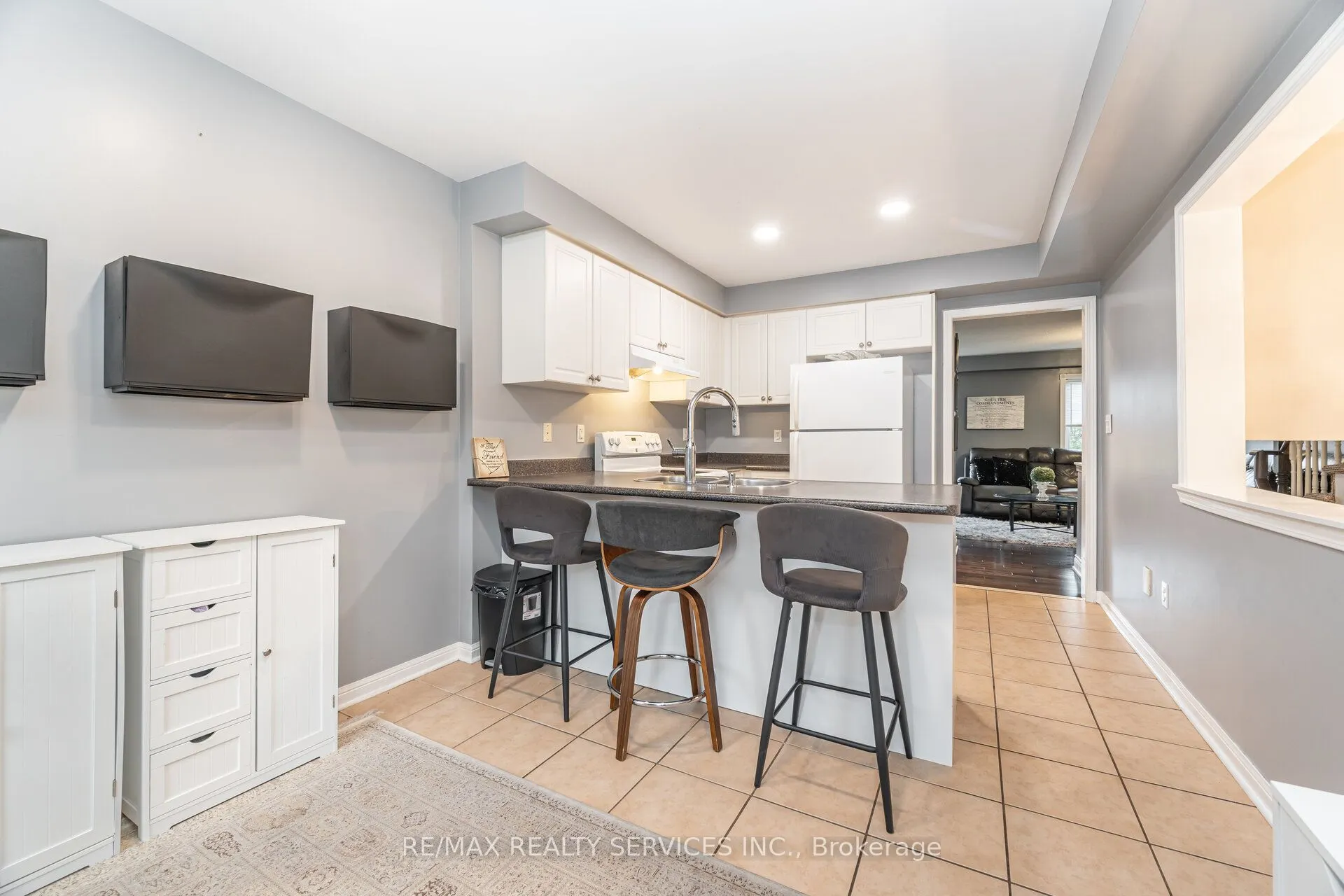 271 Richvale Drive S, #38