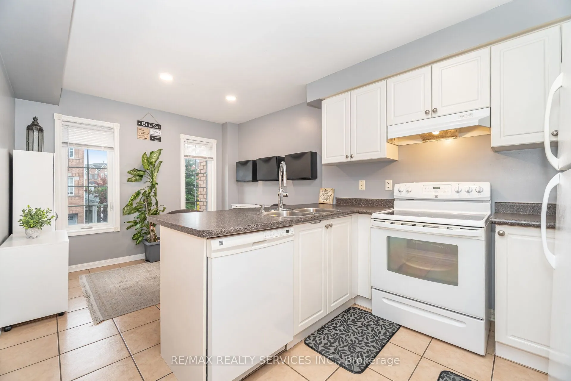 271 Richvale Drive S, #38