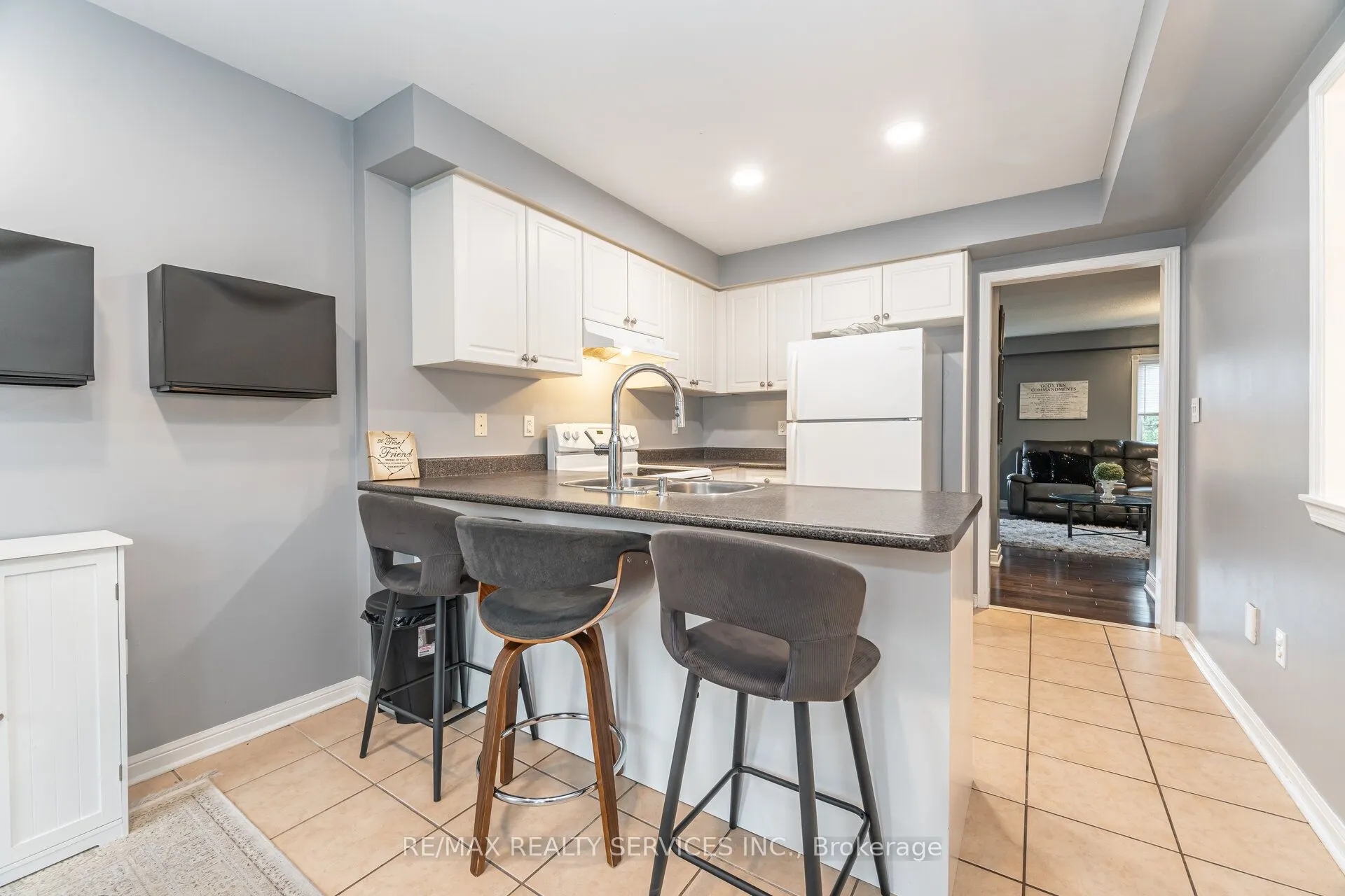 271 Richvale Drive S, #38