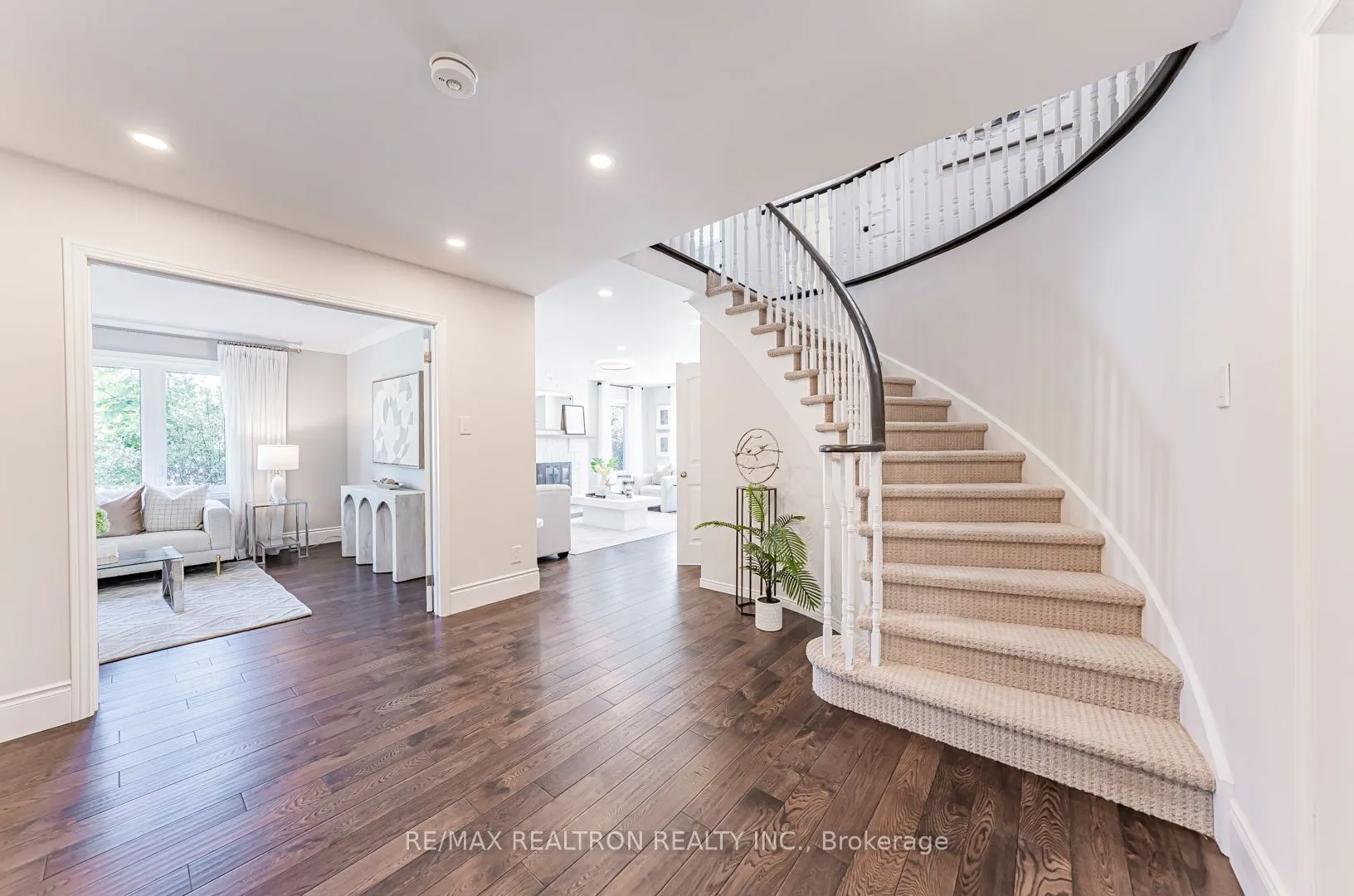 221 Old Orchard Circle