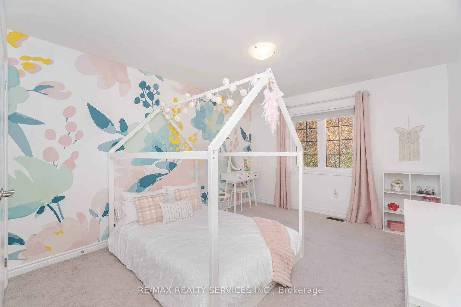 112 Newhouse Boulevard