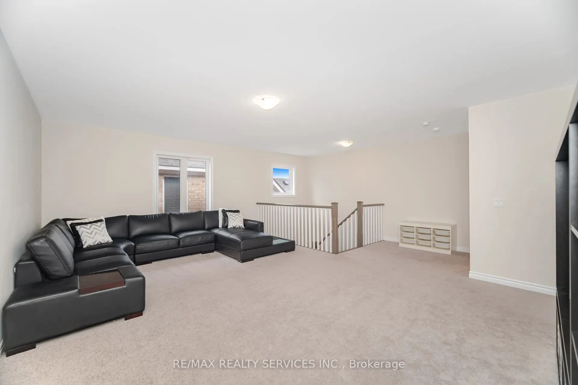 112 Newhouse Boulevard