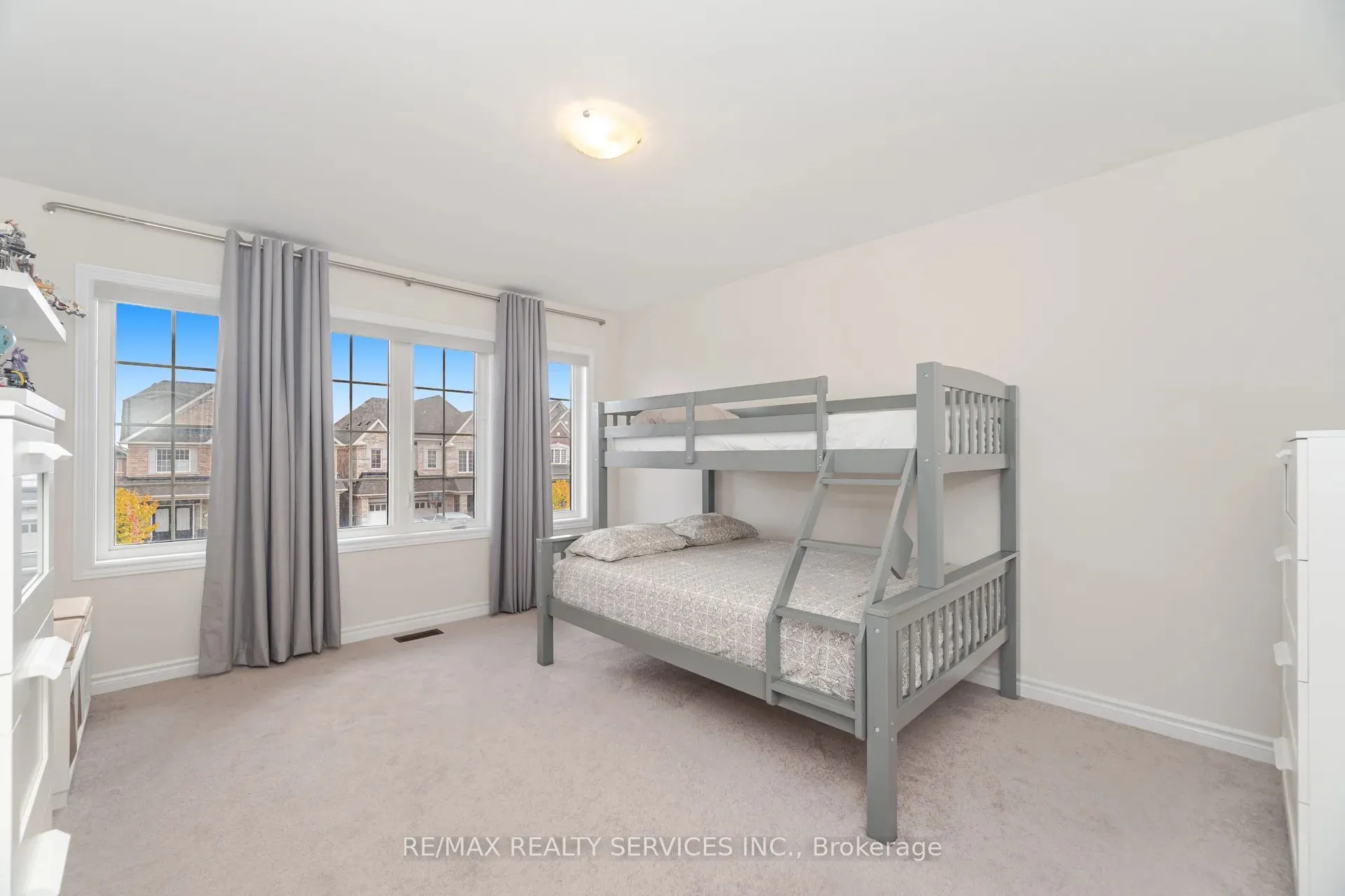 112 Newhouse Boulevard