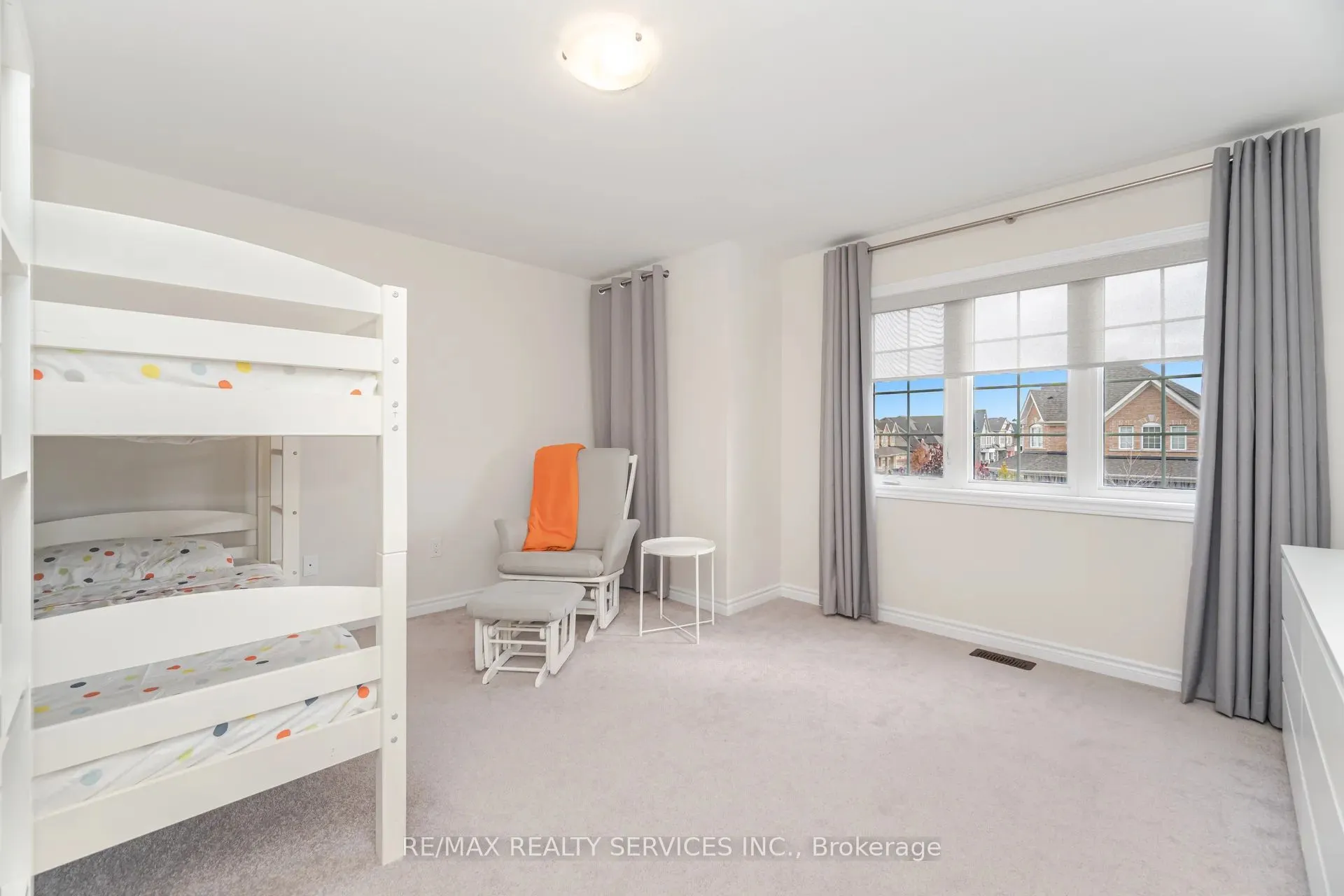 112 Newhouse Boulevard