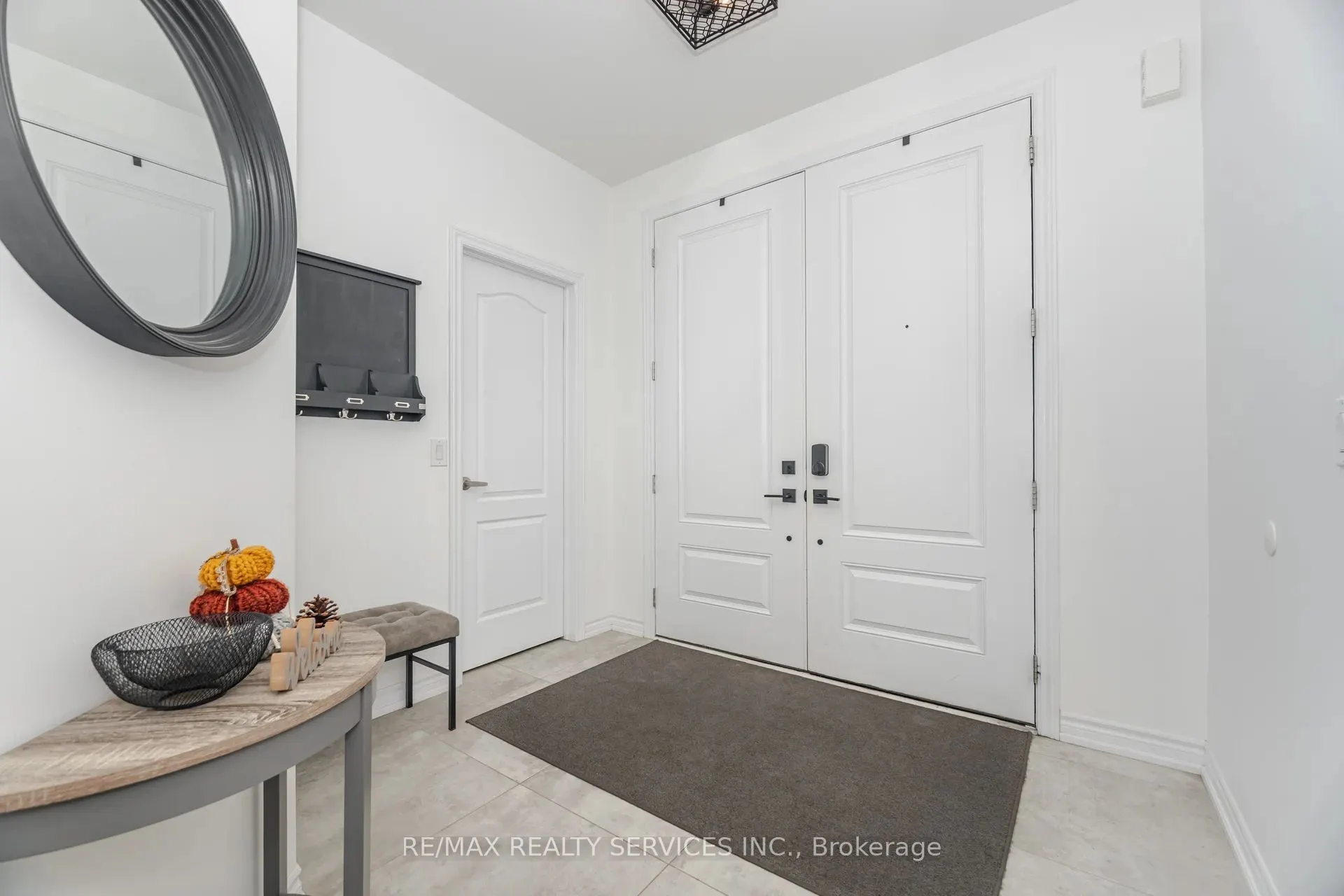 112 Newhouse Boulevard