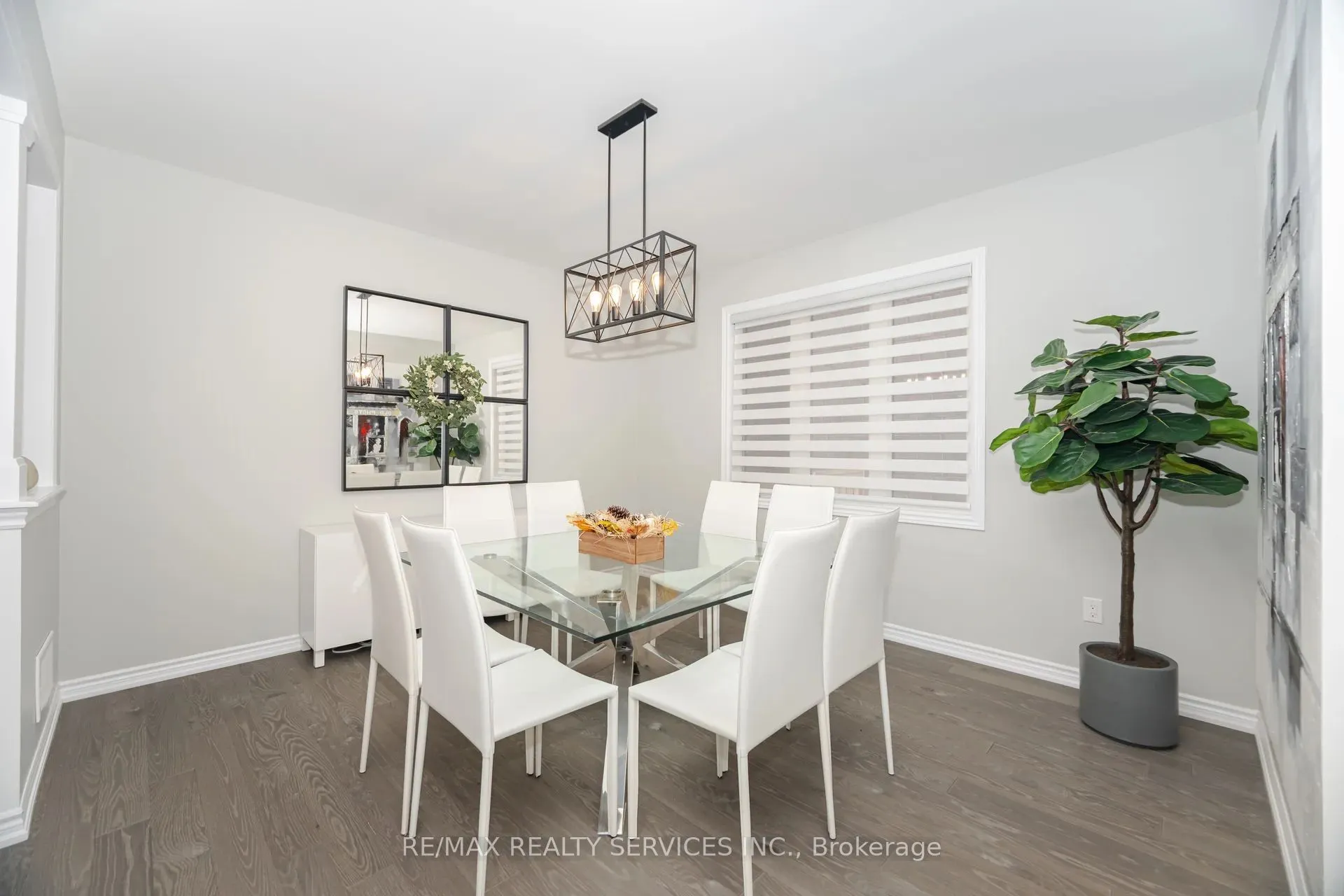 112 Newhouse Boulevard