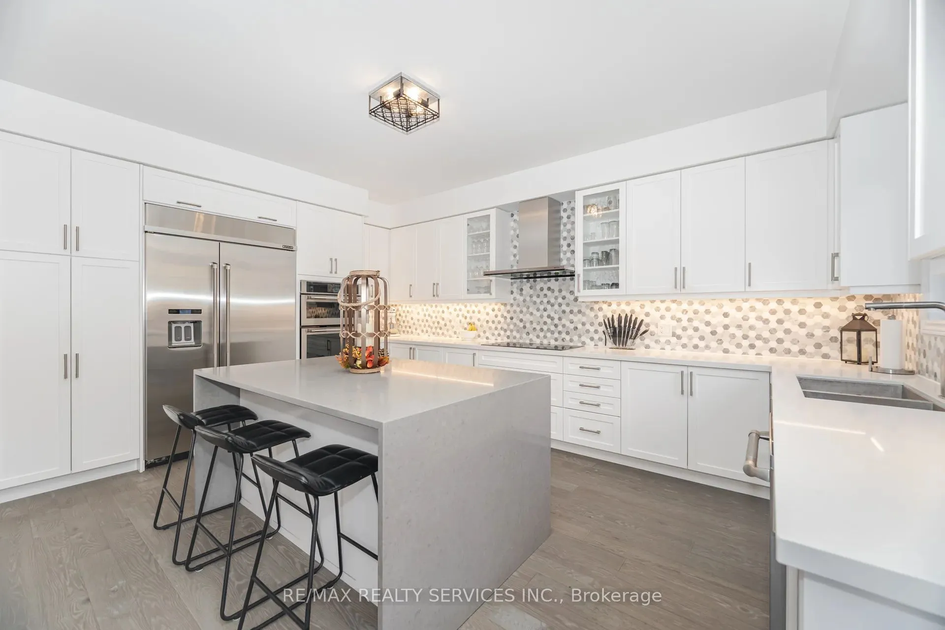 112 Newhouse Boulevard