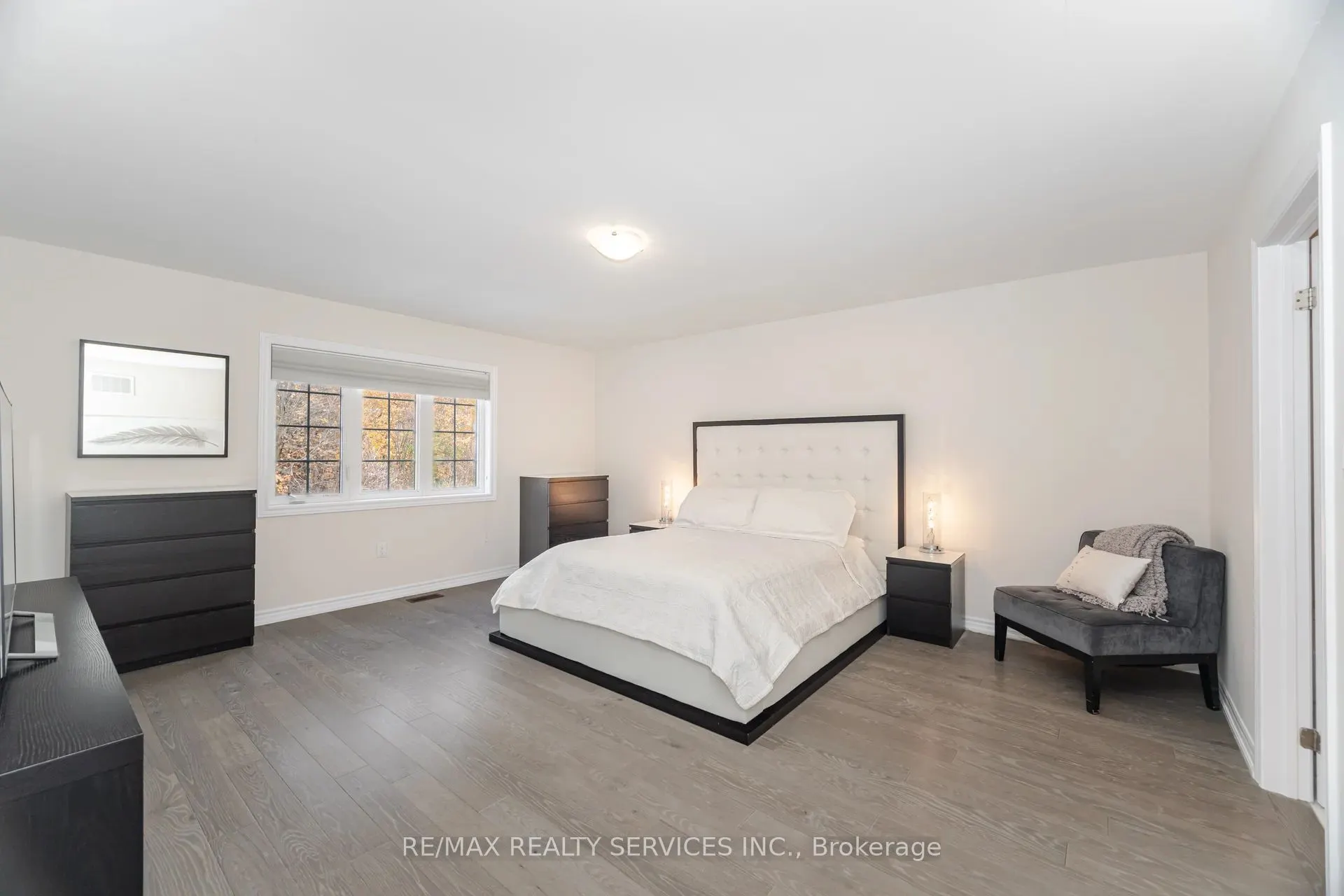 112 Newhouse Boulevard