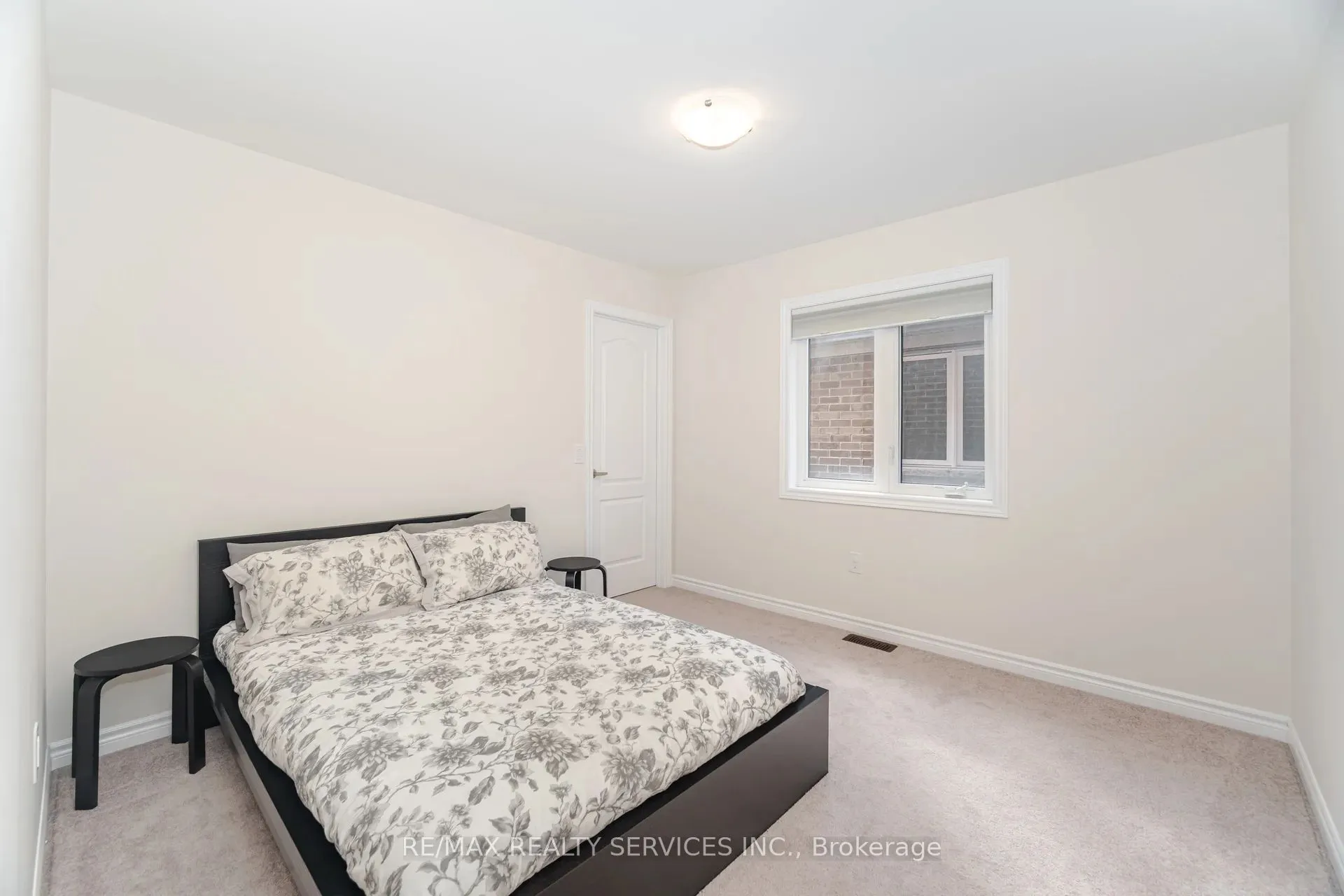 112 Newhouse Boulevard