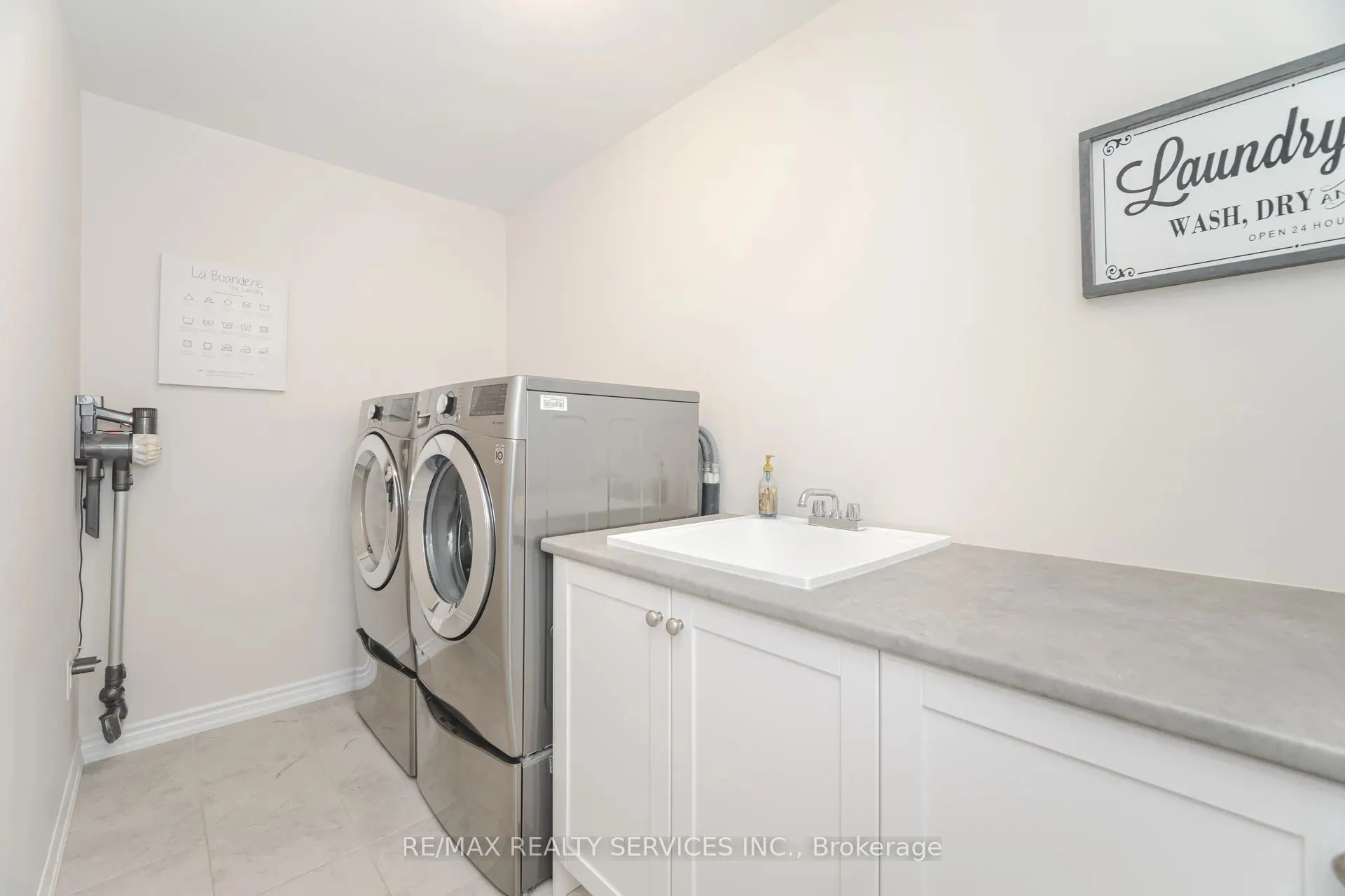 112 Newhouse Boulevard