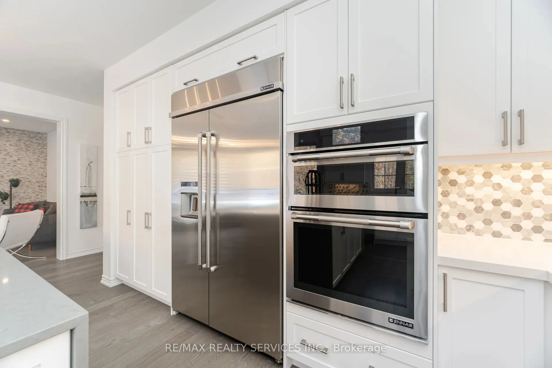 112 Newhouse Boulevard