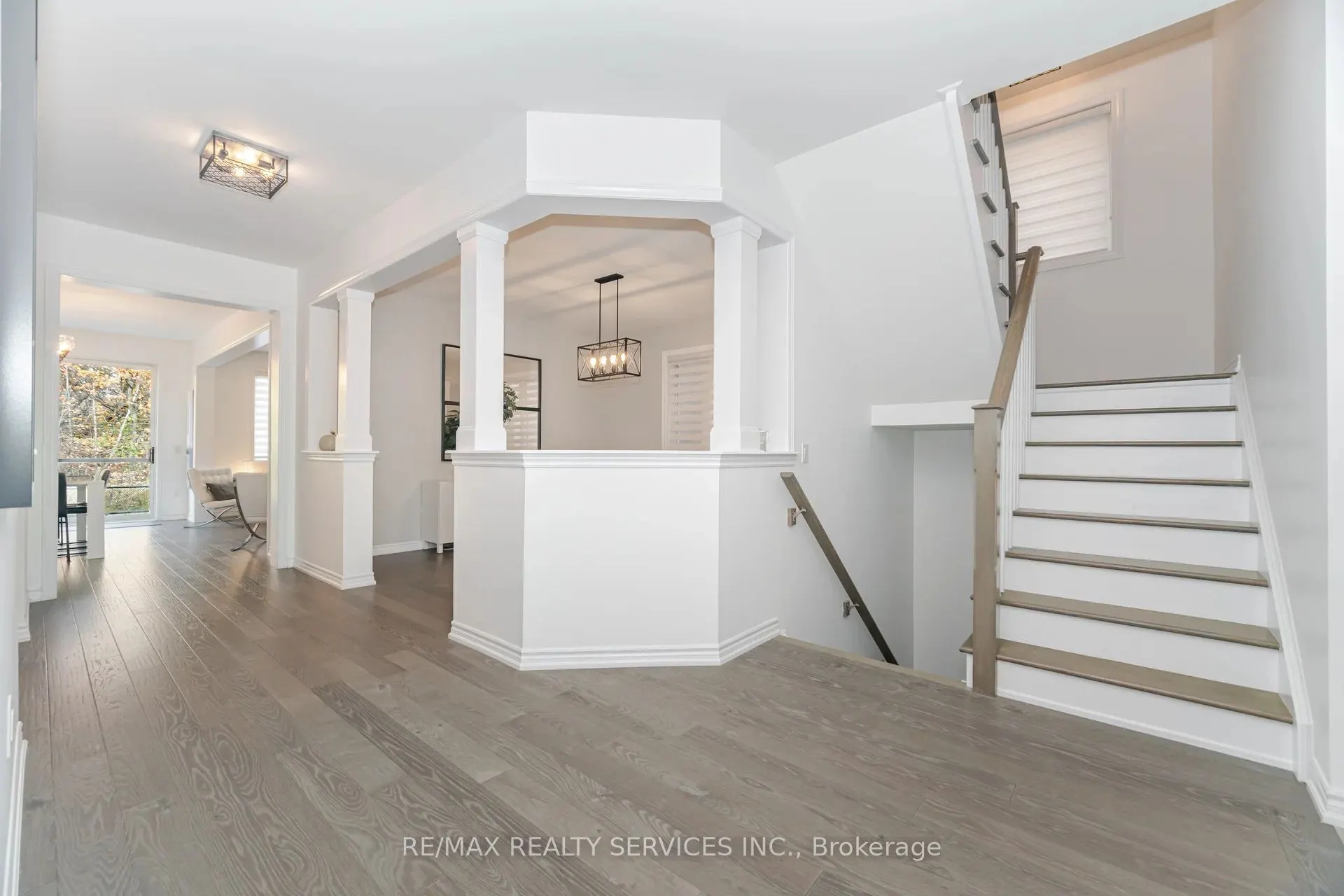 112 Newhouse Boulevard