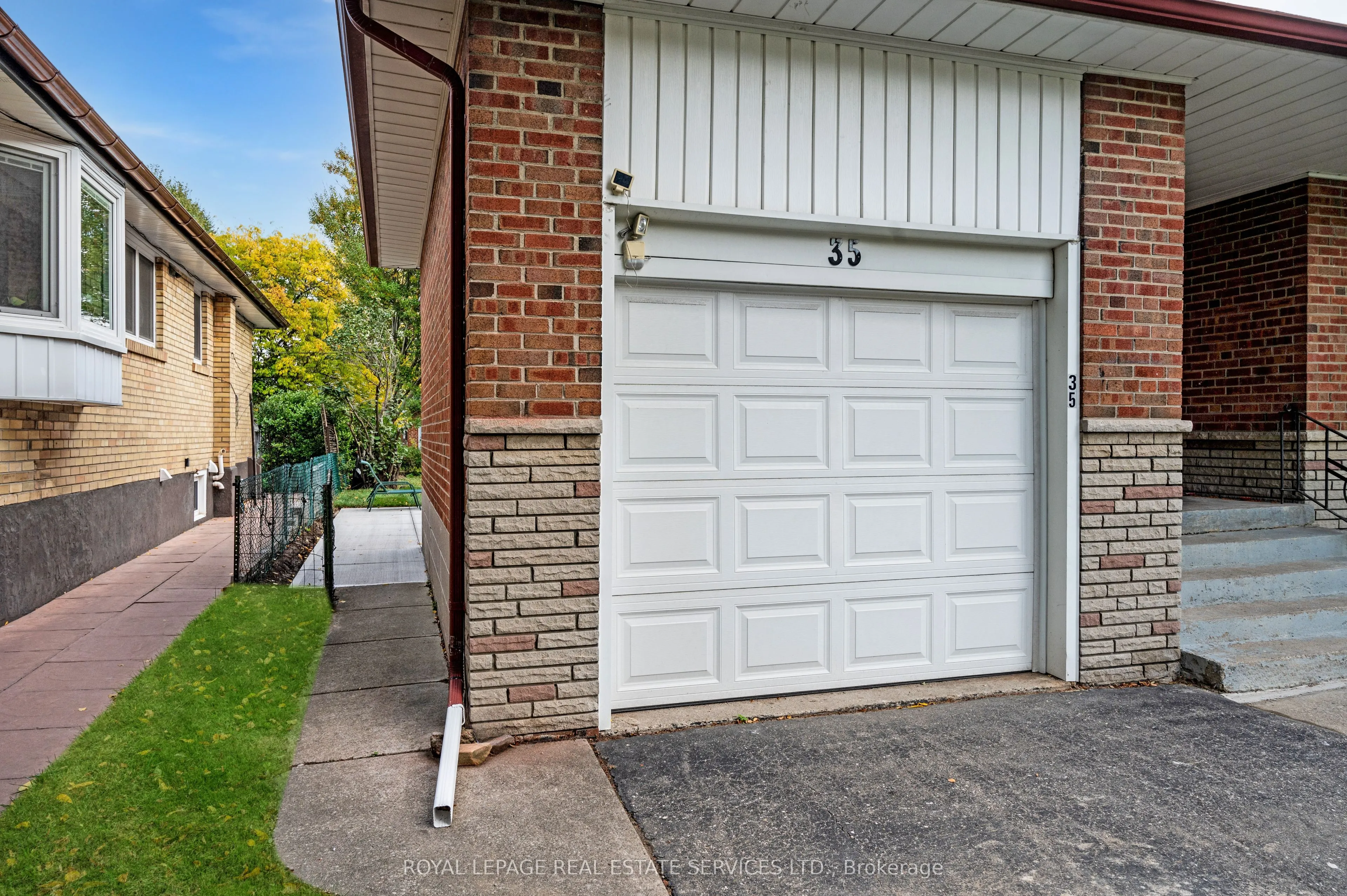 35 Silverhill Drive, #Lower