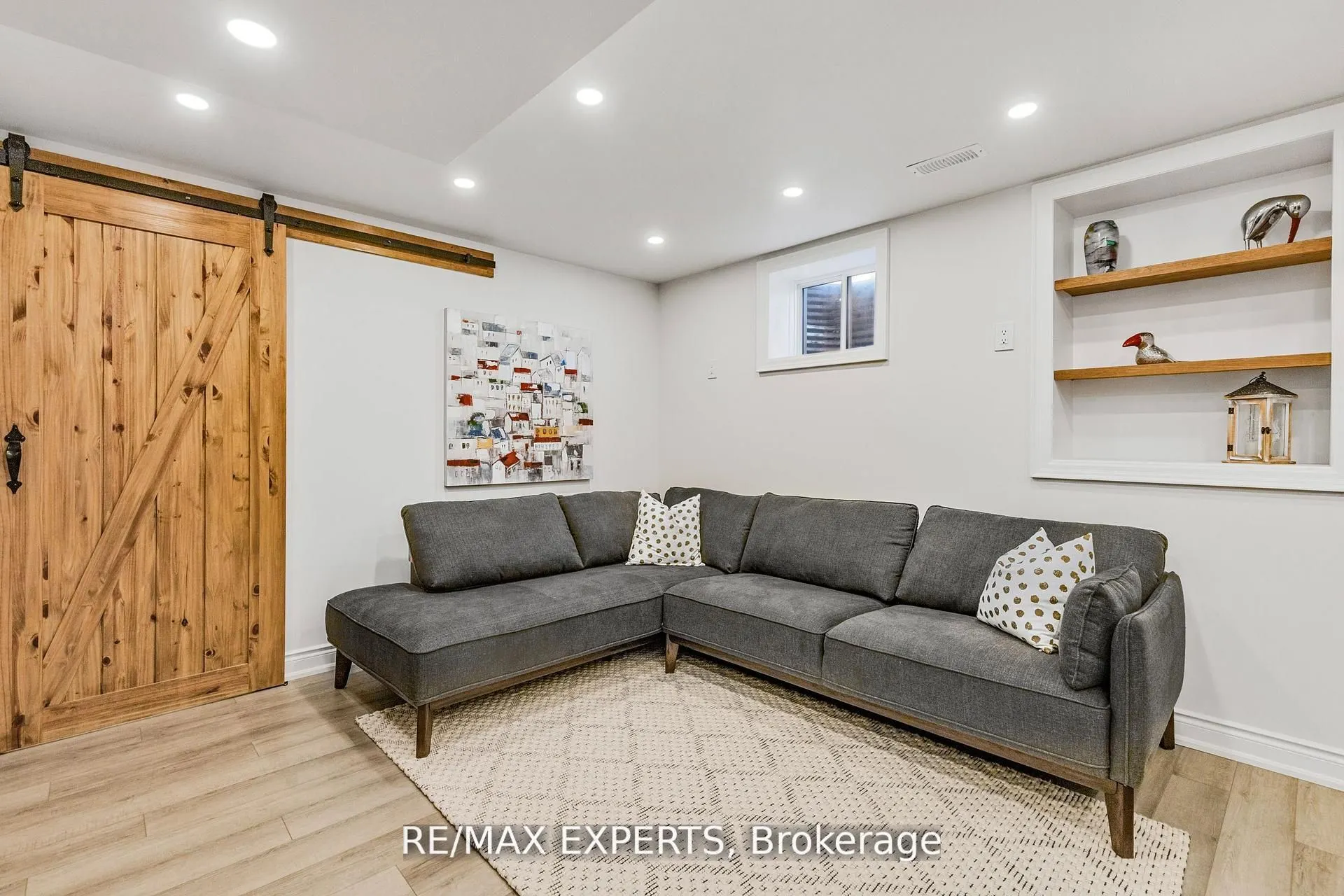 1295 Kovachik Boulevard