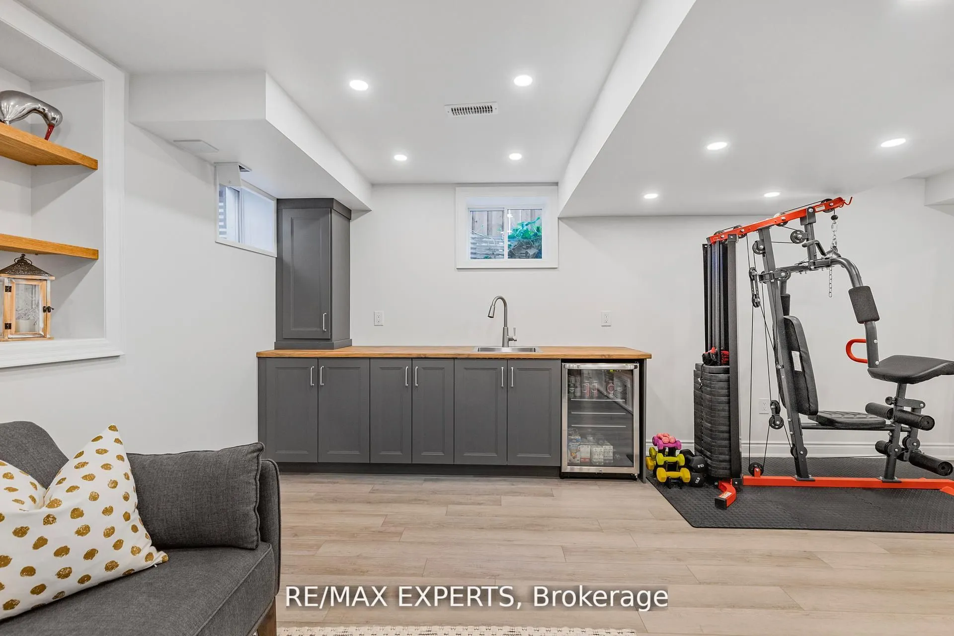 1295 Kovachik Boulevard