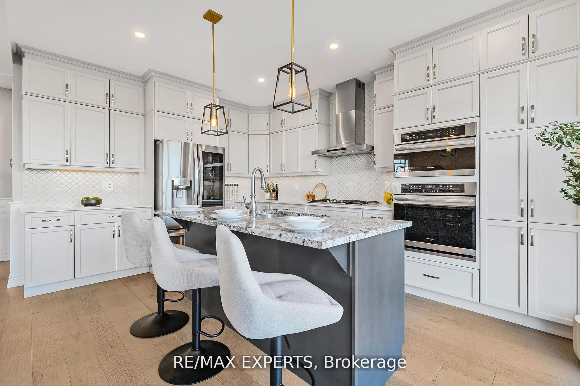 1295 Kovachik Boulevard