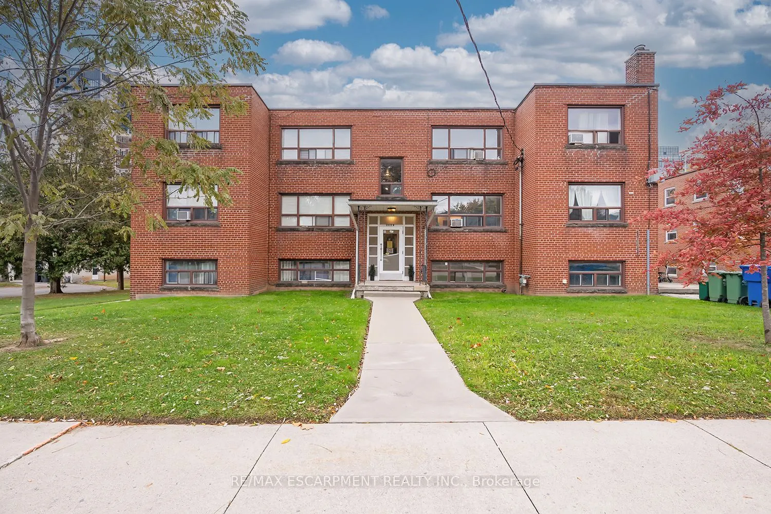 2128 Harris Crescent, #7