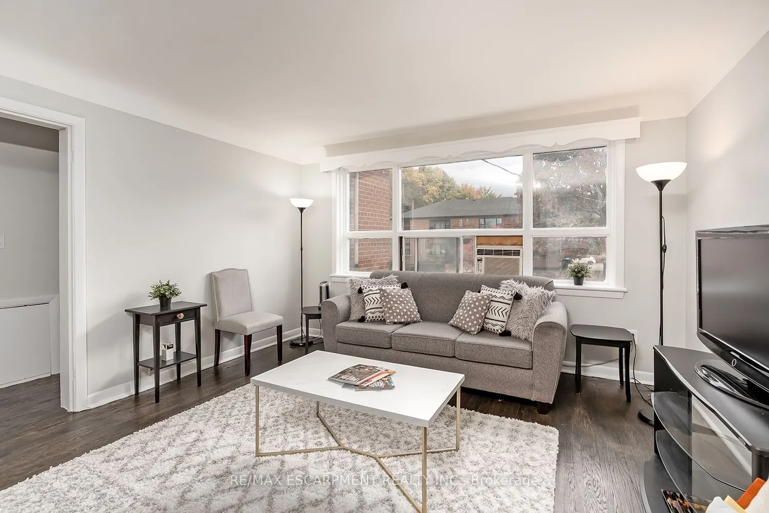 2128 Harris Crescent, #7