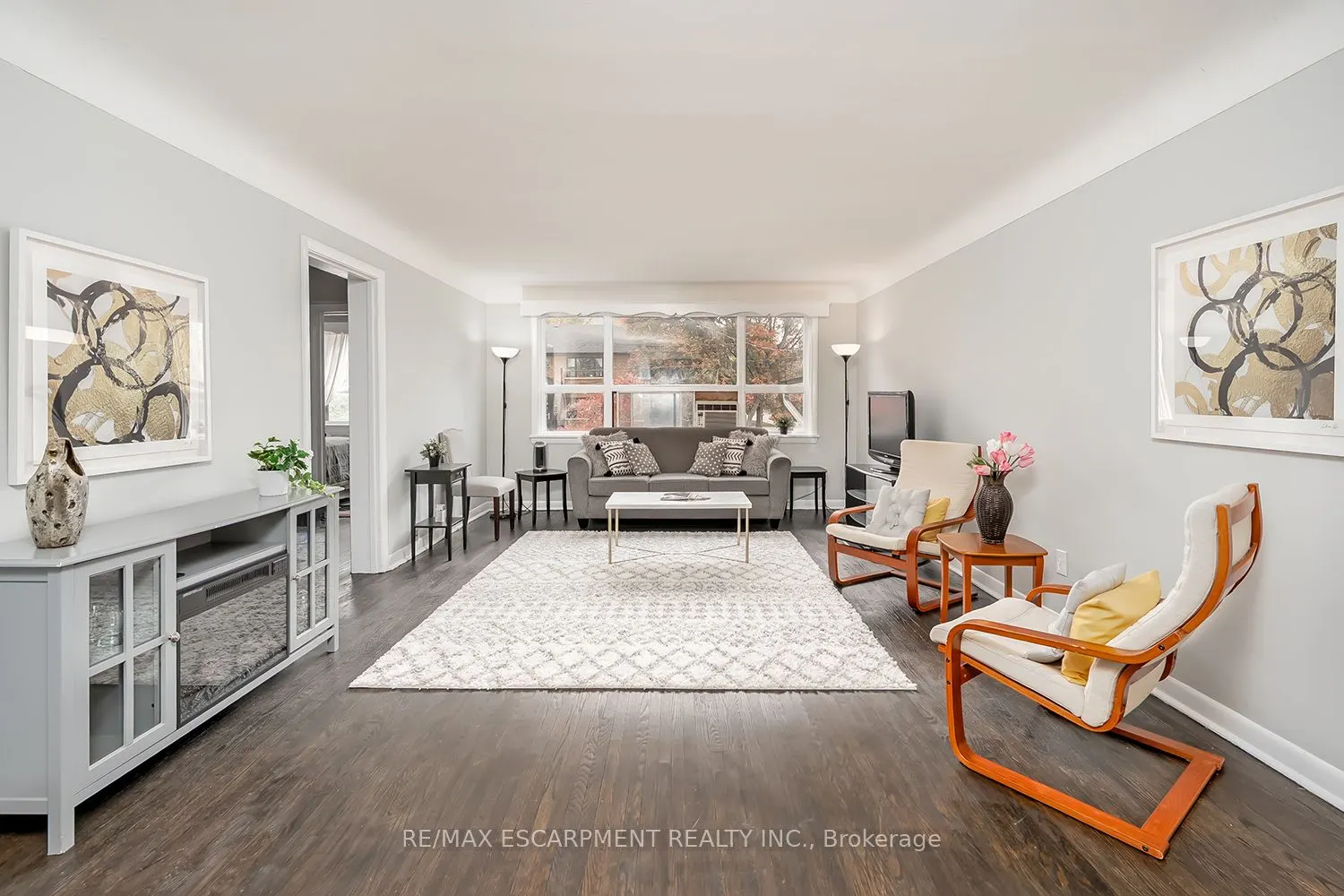 2128 Harris Crescent, #7