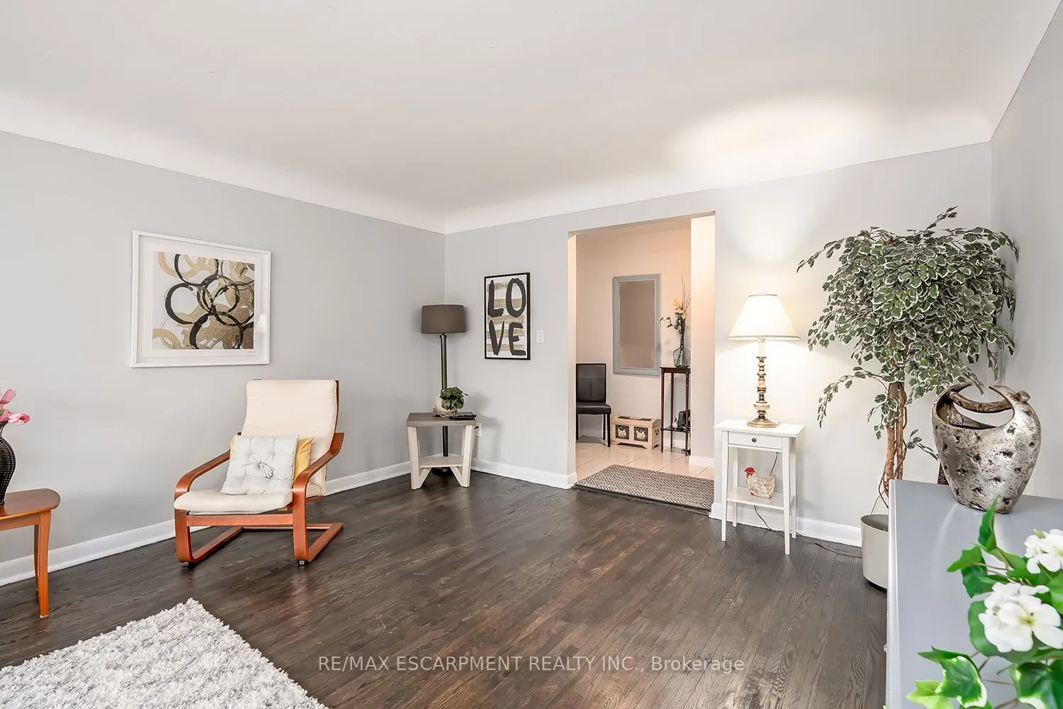 2128 Harris Crescent, #7