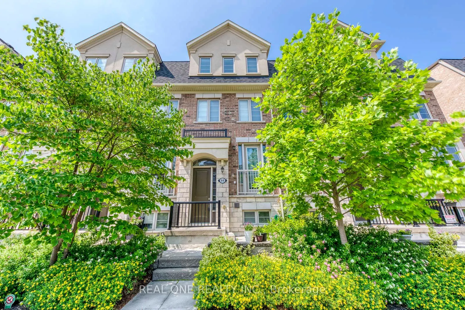 69 Edward Horton Crescent, #117