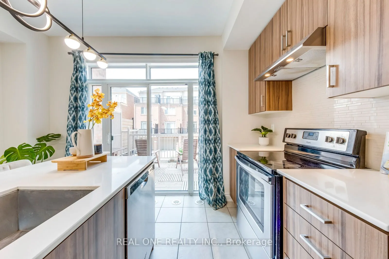 69 Edward Horton Crescent, #117